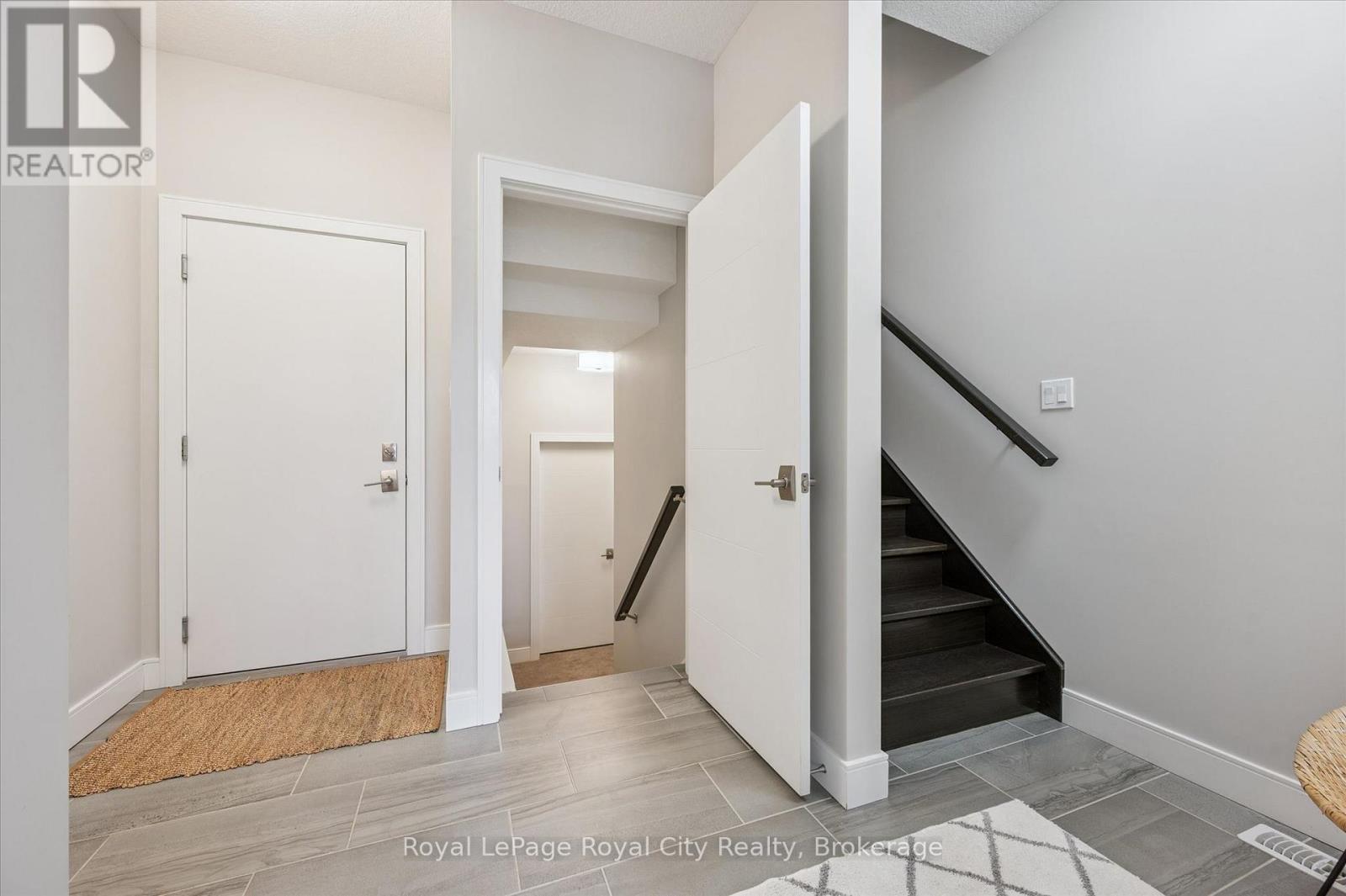 












25 - 60 ARKELL ROAD

,
Guelph (Kortright East),




Ontario
N1L0N7

