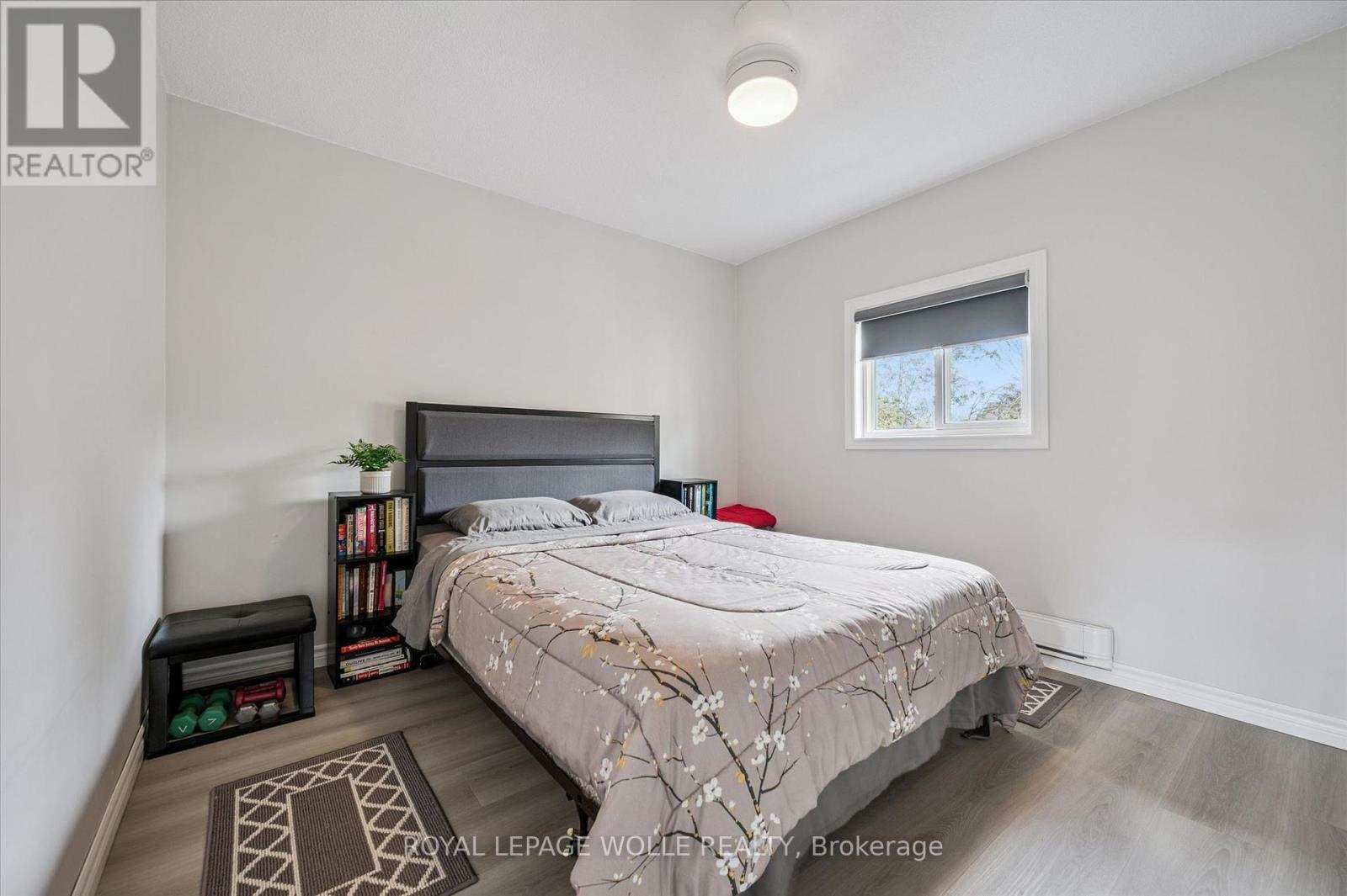 












16 HAMPTON STREET

,
Woolwich,




Ontario
N3B1X9

