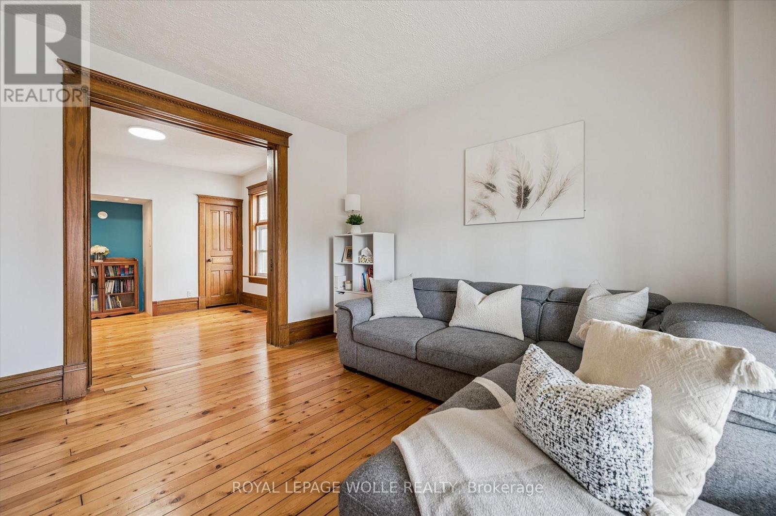 












16 HAMPTON STREET

,
Woolwich,




Ontario
N3B1X9


