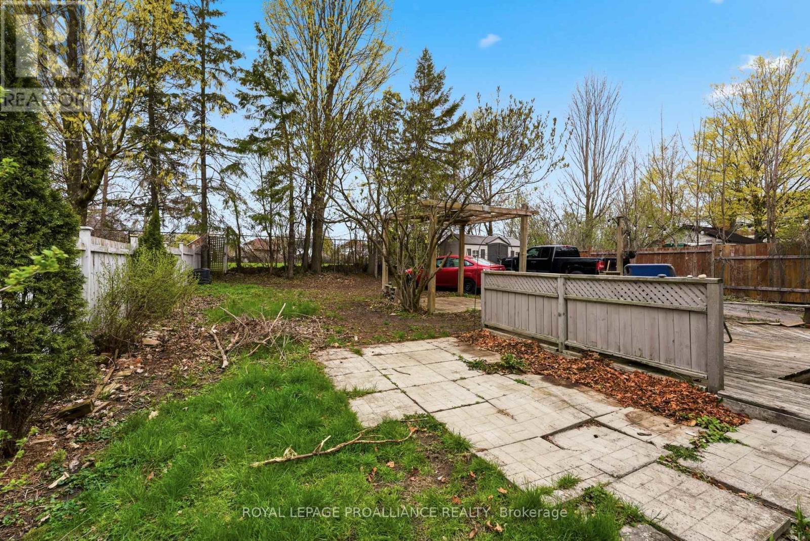












14 ISABEL STREET

,
Belleville (Belleville Ward),




Ontario
K8P3N3

