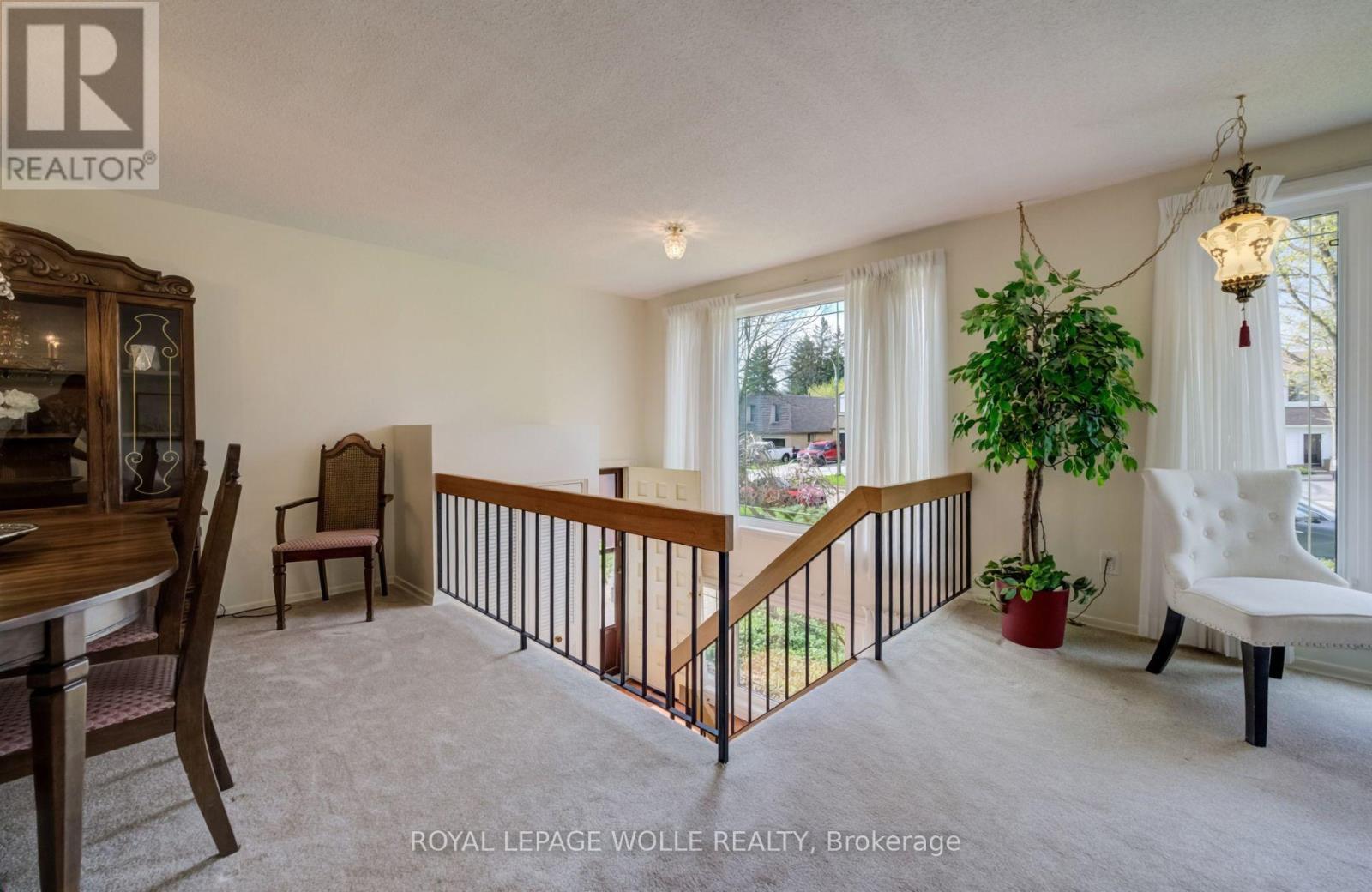 












51 UNDERHILL CRESCENT

,
Kitchener,




Ontario
N2A2S7

