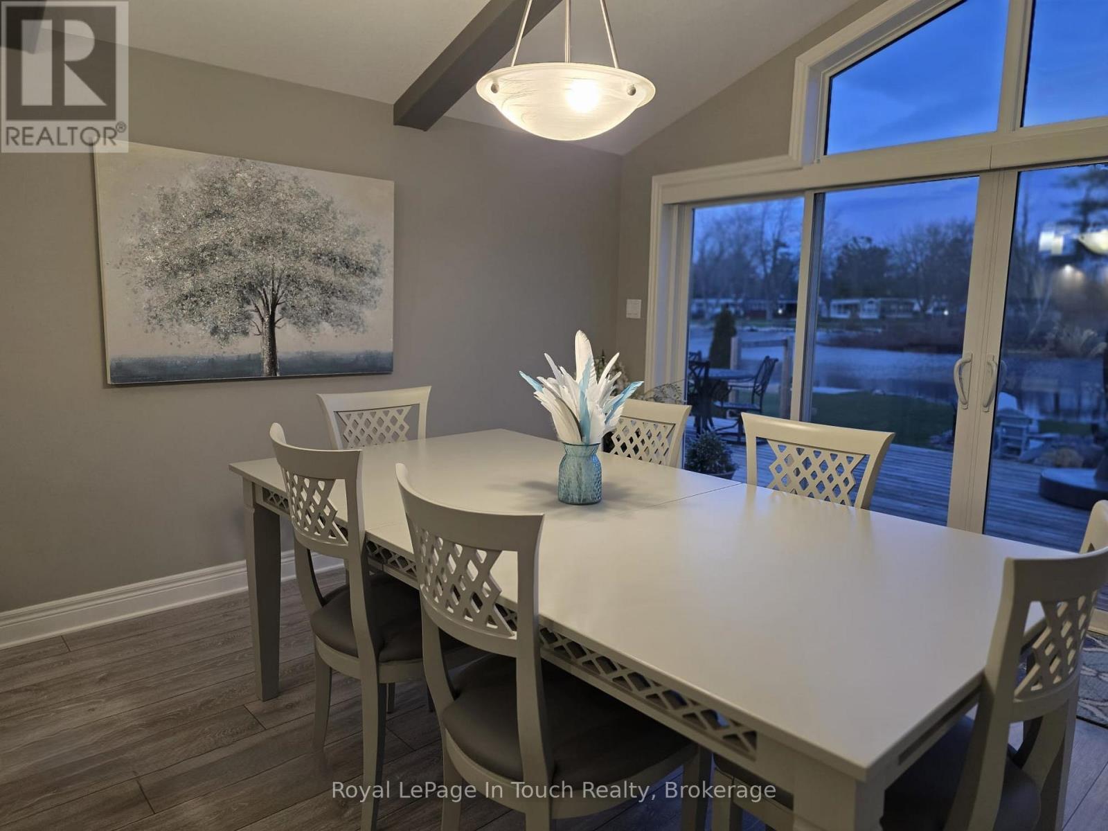 












110 LONE PINE ROAD

,
Georgian Bay (Baxter),




Ontario
L0K1S0

