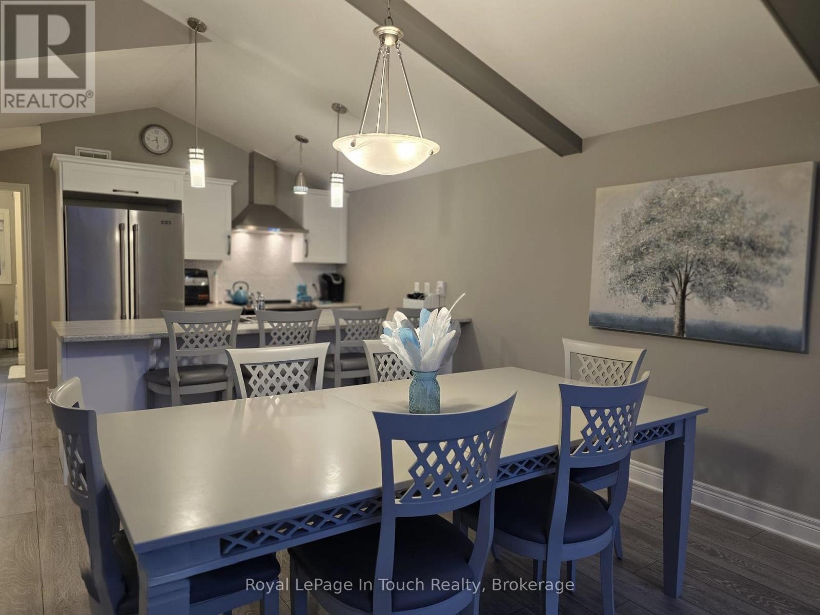 












110 LONE PINE ROAD

,
Georgian Bay (Baxter),




Ontario
L0K1S0

