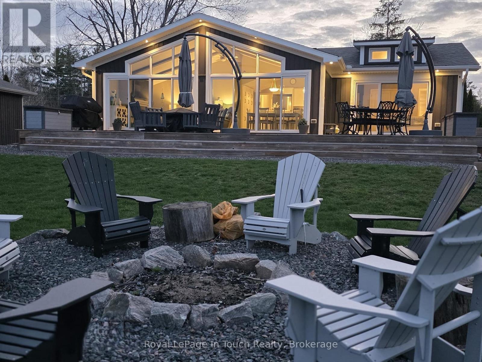 












110 LONE PINE ROAD

,
Georgian Bay (Baxter),




Ontario
L0K1S0

