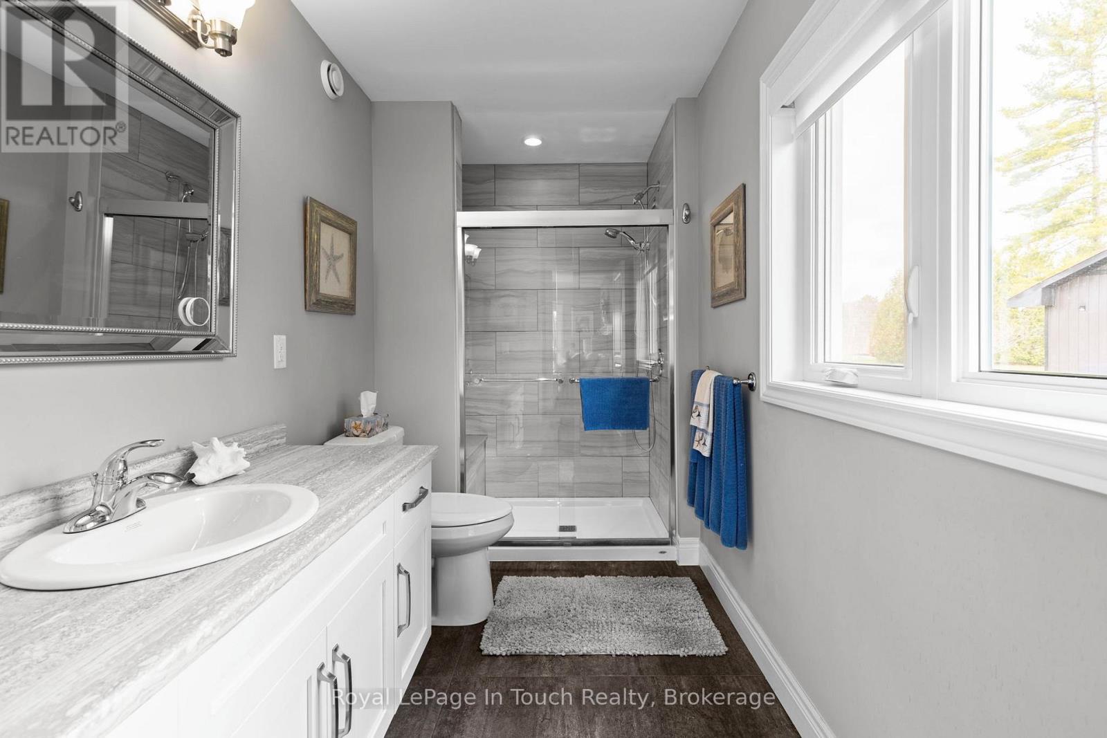 












110 LONE PINE ROAD

,
Georgian Bay (Baxter),




Ontario
L0K1S0

