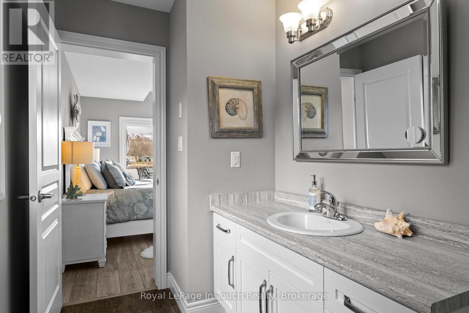 












110 LONE PINE ROAD

,
Georgian Bay (Baxter),




Ontario
L0K1S0

