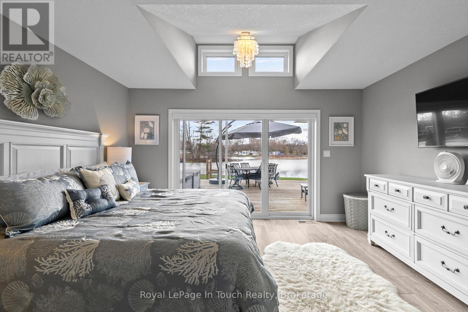 












110 LONE PINE ROAD

,
Georgian Bay (Baxter),




Ontario
L0K1S0

