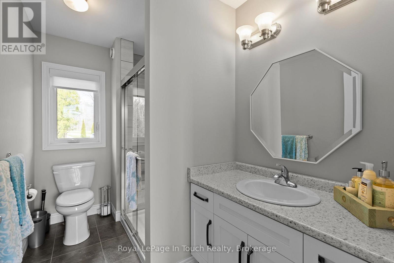 












110 LONE PINE ROAD

,
Georgian Bay (Baxter),




Ontario
L0K1S0

