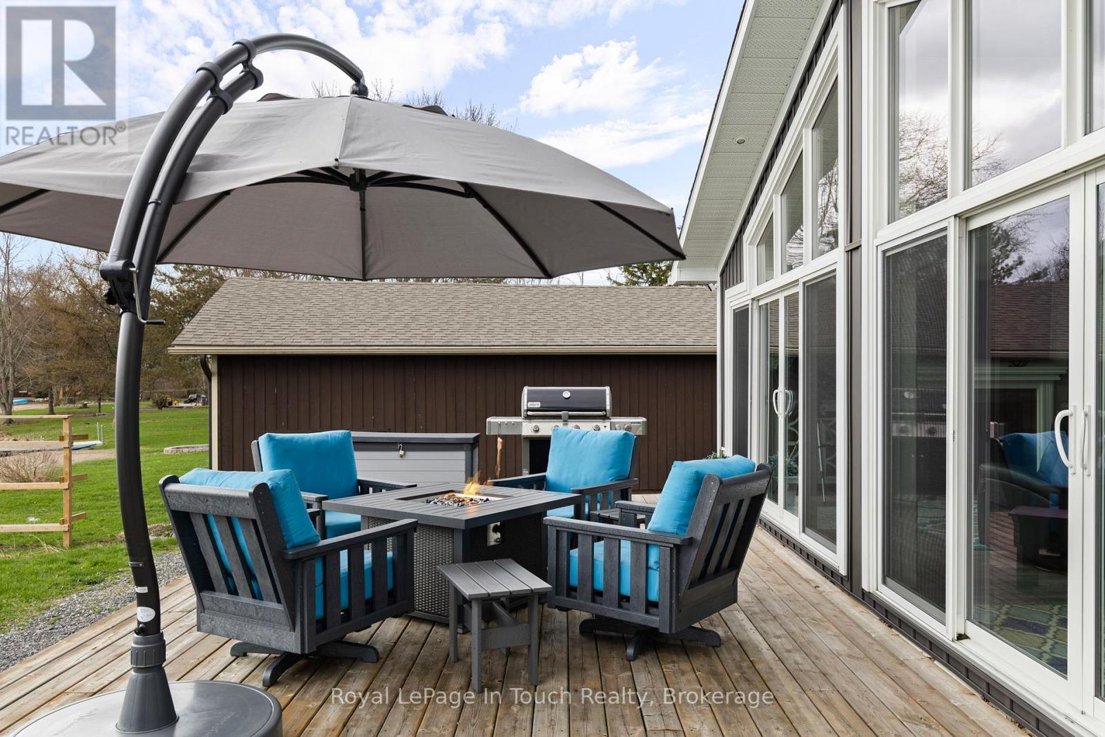 












110 LONE PINE ROAD

,
Georgian Bay (Baxter),




Ontario
L0K1S0

