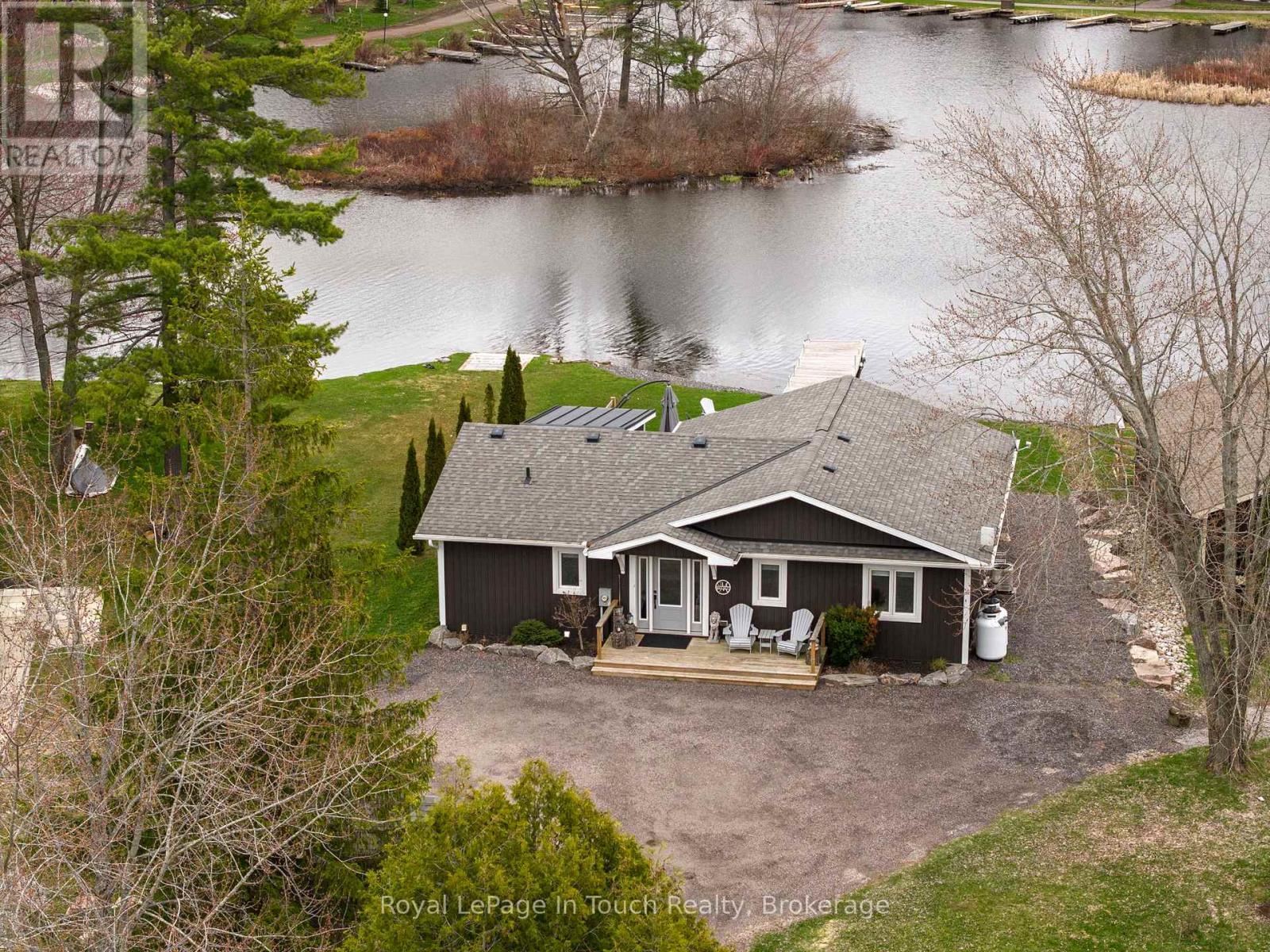 












110 LONE PINE ROAD

,
Georgian Bay (Baxter),




Ontario
L0K1S0

