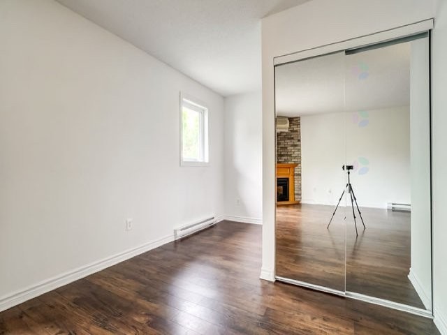 









184


Boul. de la Cité-des-Jeunes

, 3,
Gatineau (Hull),




QC
J8Y6L9

