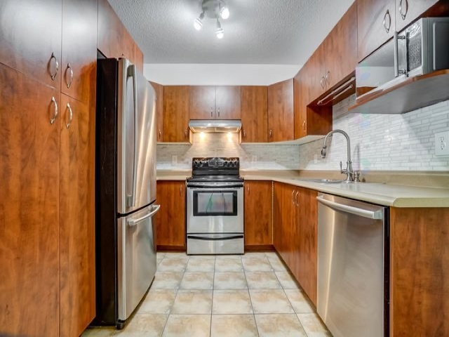 









184


Boul. de la Cité-des-Jeunes

, 3,
Gatineau (Hull),




QC
J8Y6L9

