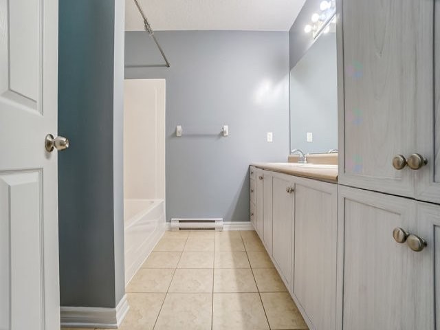 









184


Boul. de la Cité-des-Jeunes

, 3,
Gatineau (Hull),




QC
J8Y6L9

