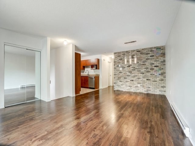 









184


Boul. de la Cité-des-Jeunes

, 3,
Gatineau (Hull),




QC
J8Y6L9

