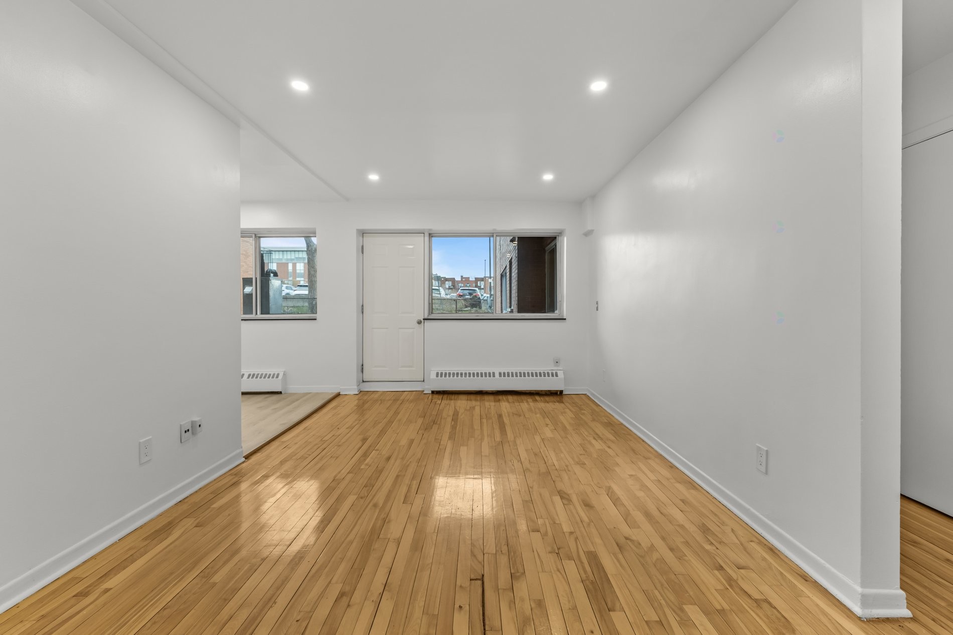 









4450


Av. Bourret

, 102,
Montréal (Côte-des-Neiges/Notre-Dame-de-Grâce),




QC
H3S1X2

