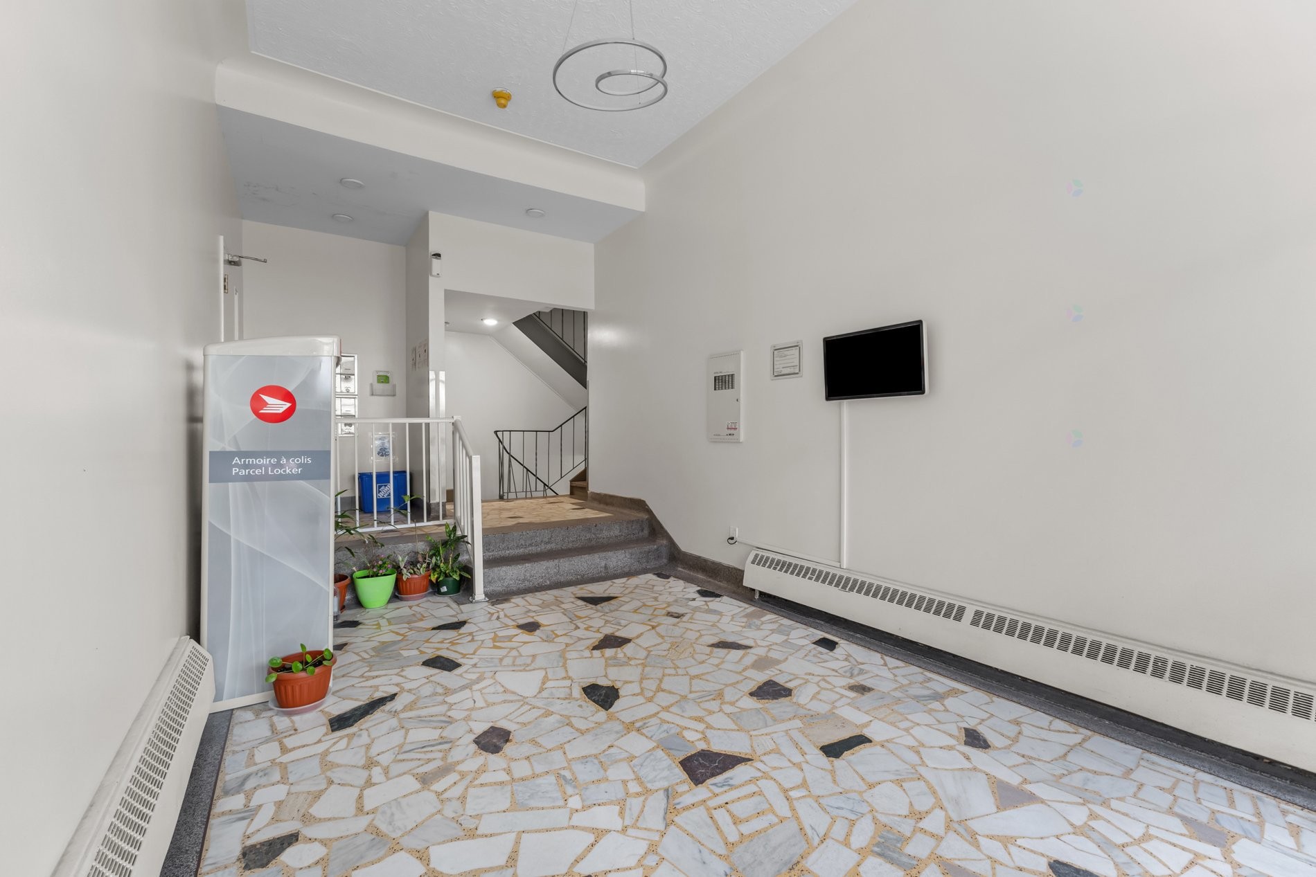 









4450


Av. Bourret

, 102,
Montréal (Côte-des-Neiges/Notre-Dame-de-Grâce),




QC
H3S1X2

