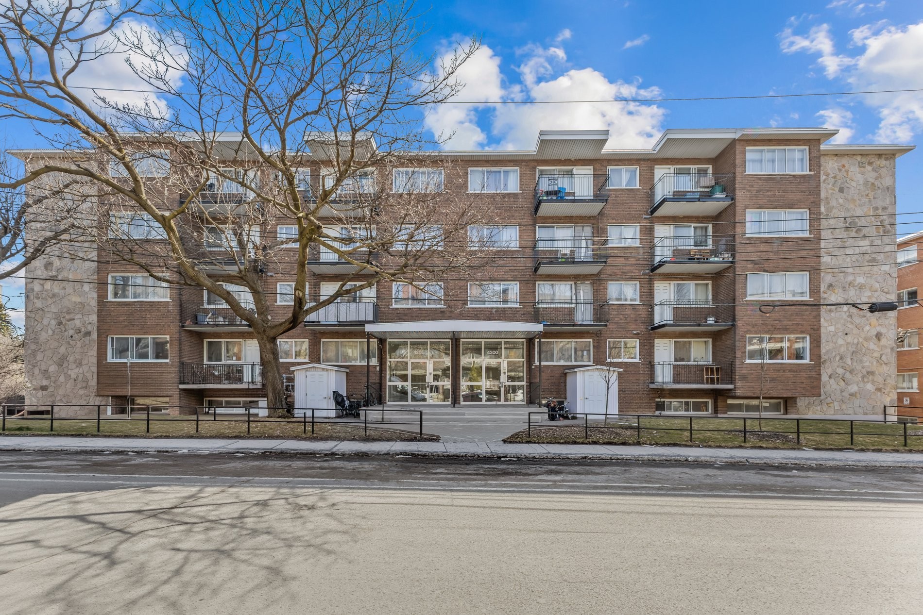 









4450


Av. Bourret

, 102,
Montréal (Côte-des-Neiges/Notre-Dame-de-Grâce),




QC
H3S1X2

