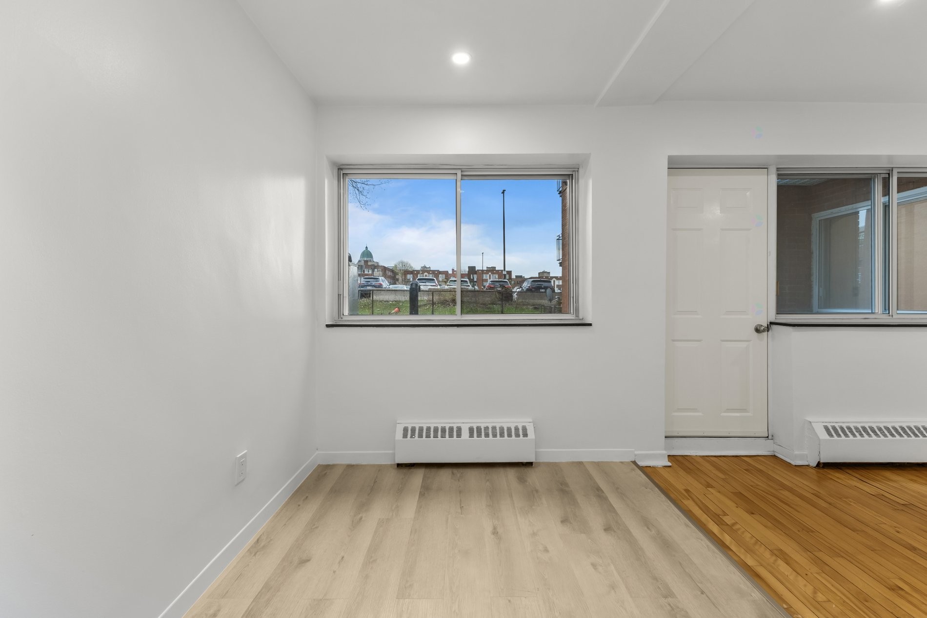 









4450


Av. Bourret

, 102,
Montréal (Côte-des-Neiges/Notre-Dame-de-Grâce),




QC
H3S1X2

