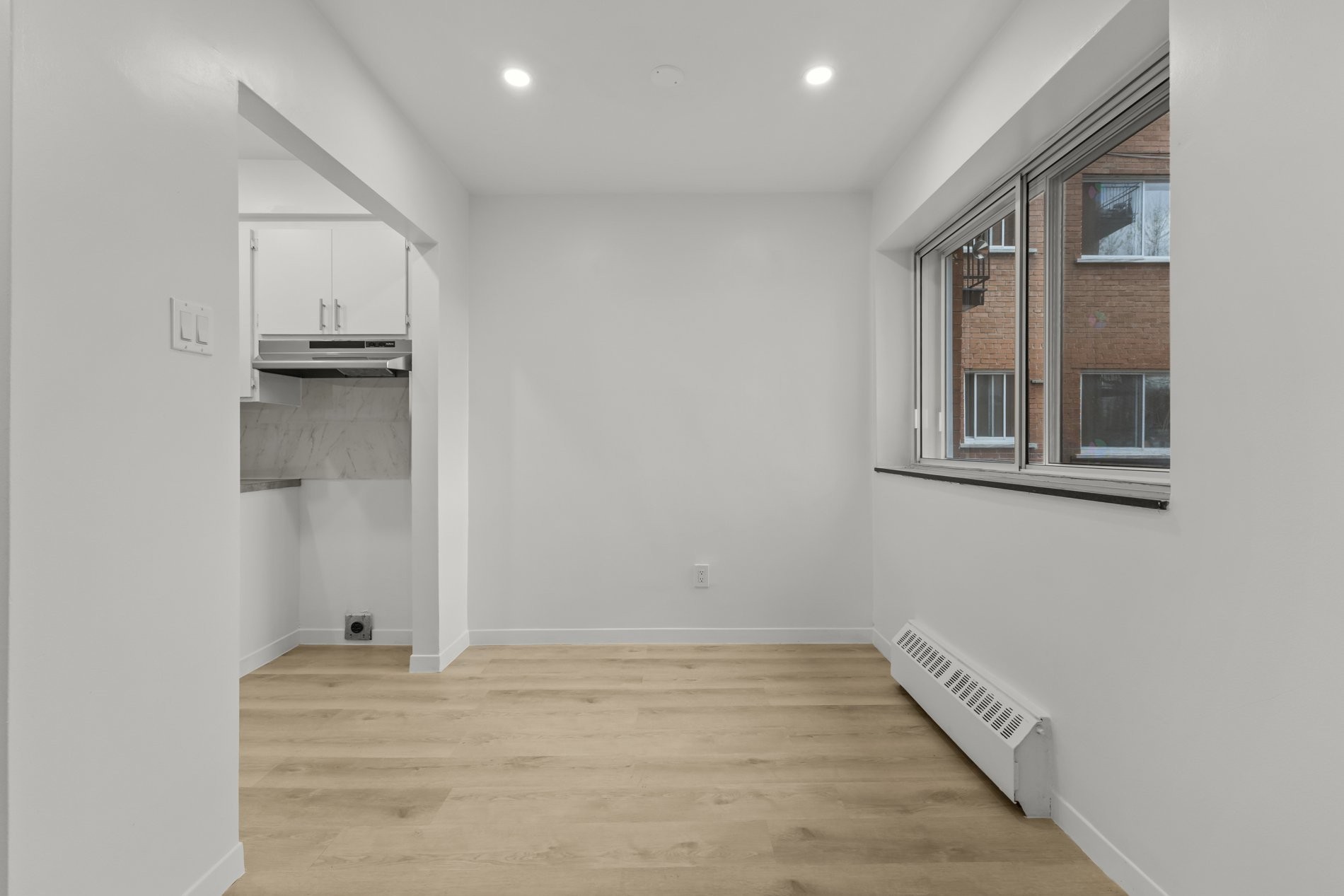 









4450


Av. Bourret

, 102,
Montréal (Côte-des-Neiges/Notre-Dame-de-Grâce),




QC
H3S1X2

