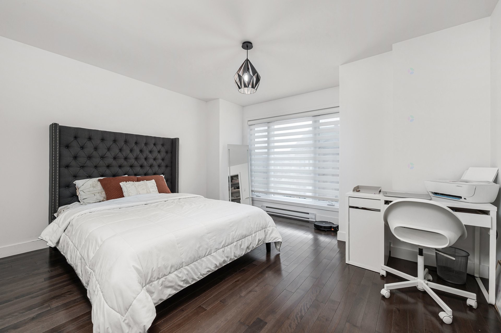 









273


Rue du Grenadier

,
Saint-Constant,




QC
J5A0L1

