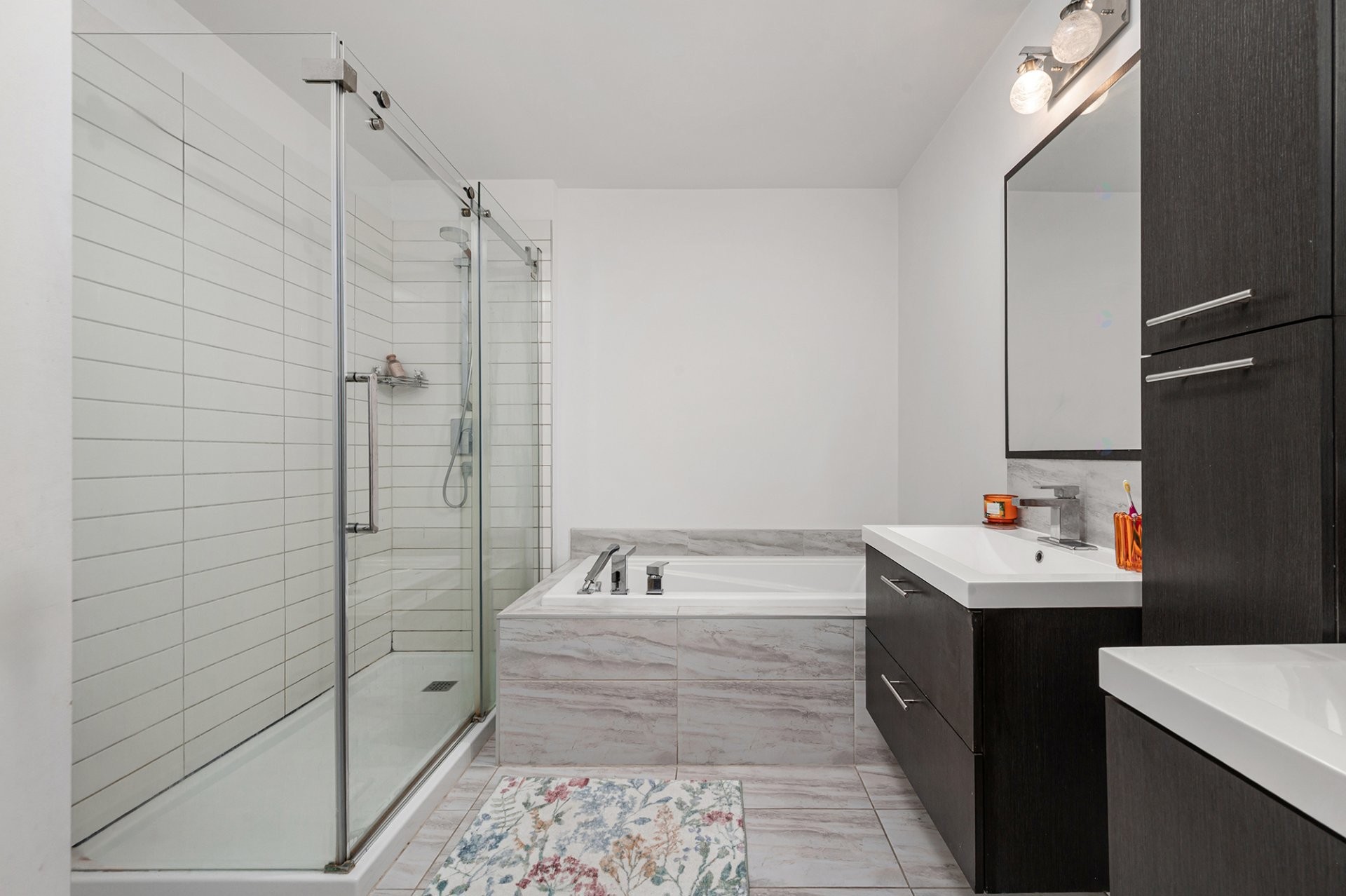 









273


Rue du Grenadier

,
Saint-Constant,




QC
J5A0L1

