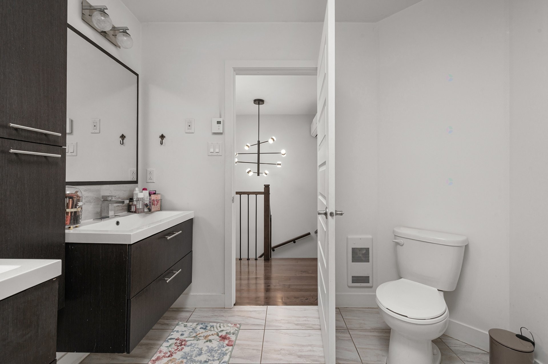 









273


Rue du Grenadier

,
Saint-Constant,




QC
J5A0L1

