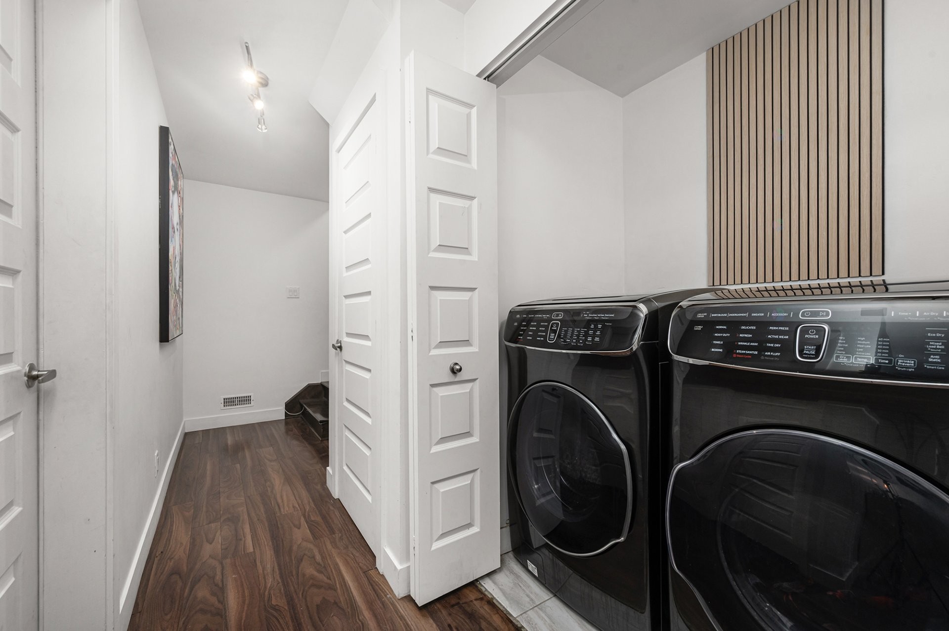 









273


Rue du Grenadier

,
Saint-Constant,




QC
J5A0L1

