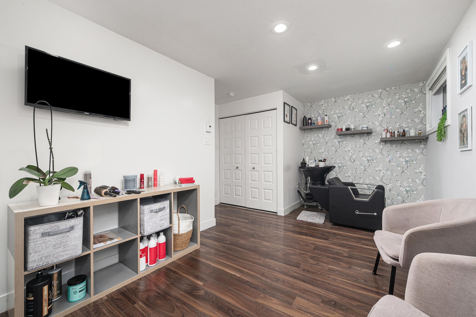 









273


Rue du Grenadier

,
Saint-Constant,




QC
J5A0L1

