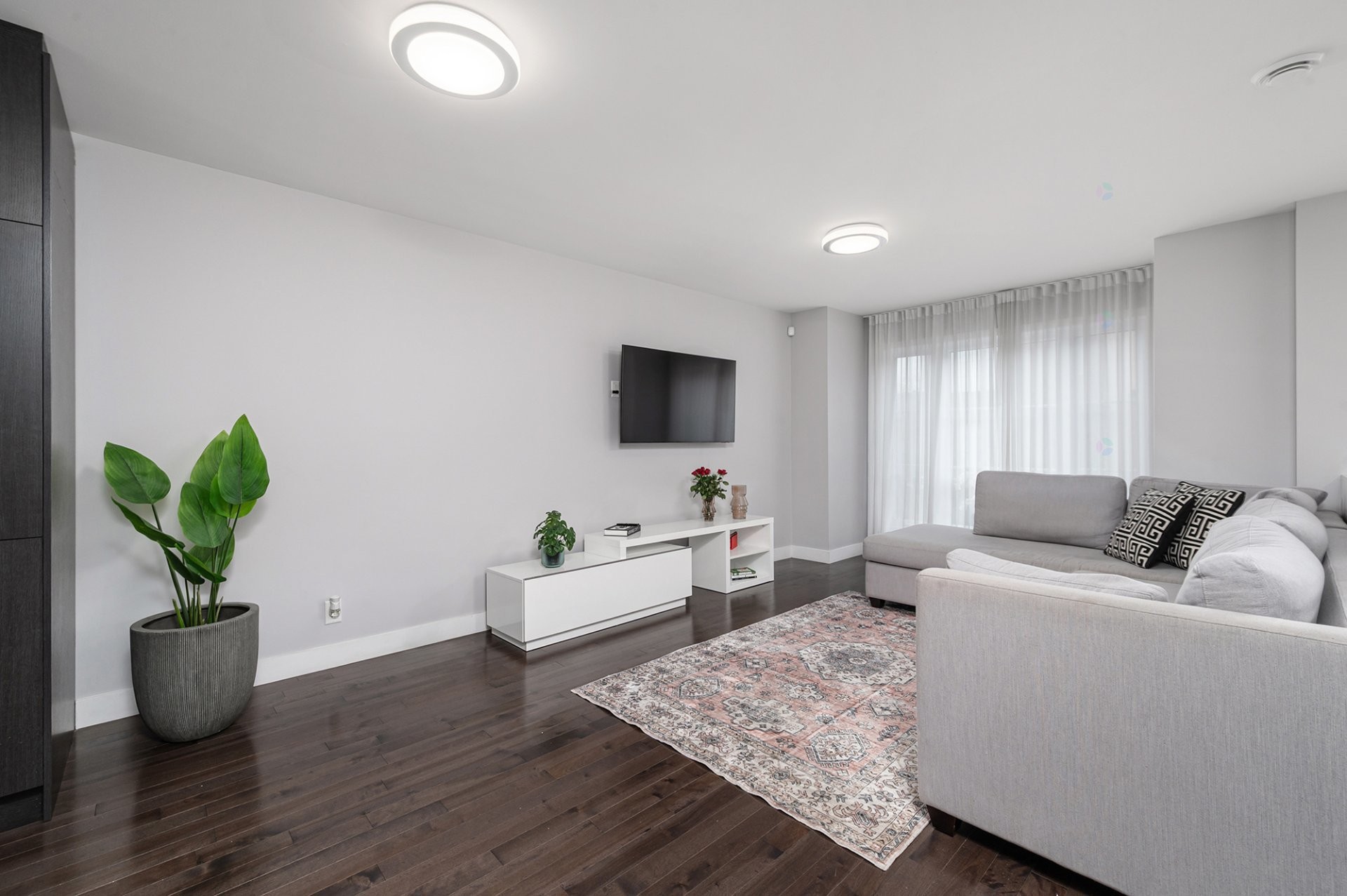 









273


Rue du Grenadier

,
Saint-Constant,




QC
J5A0L1

