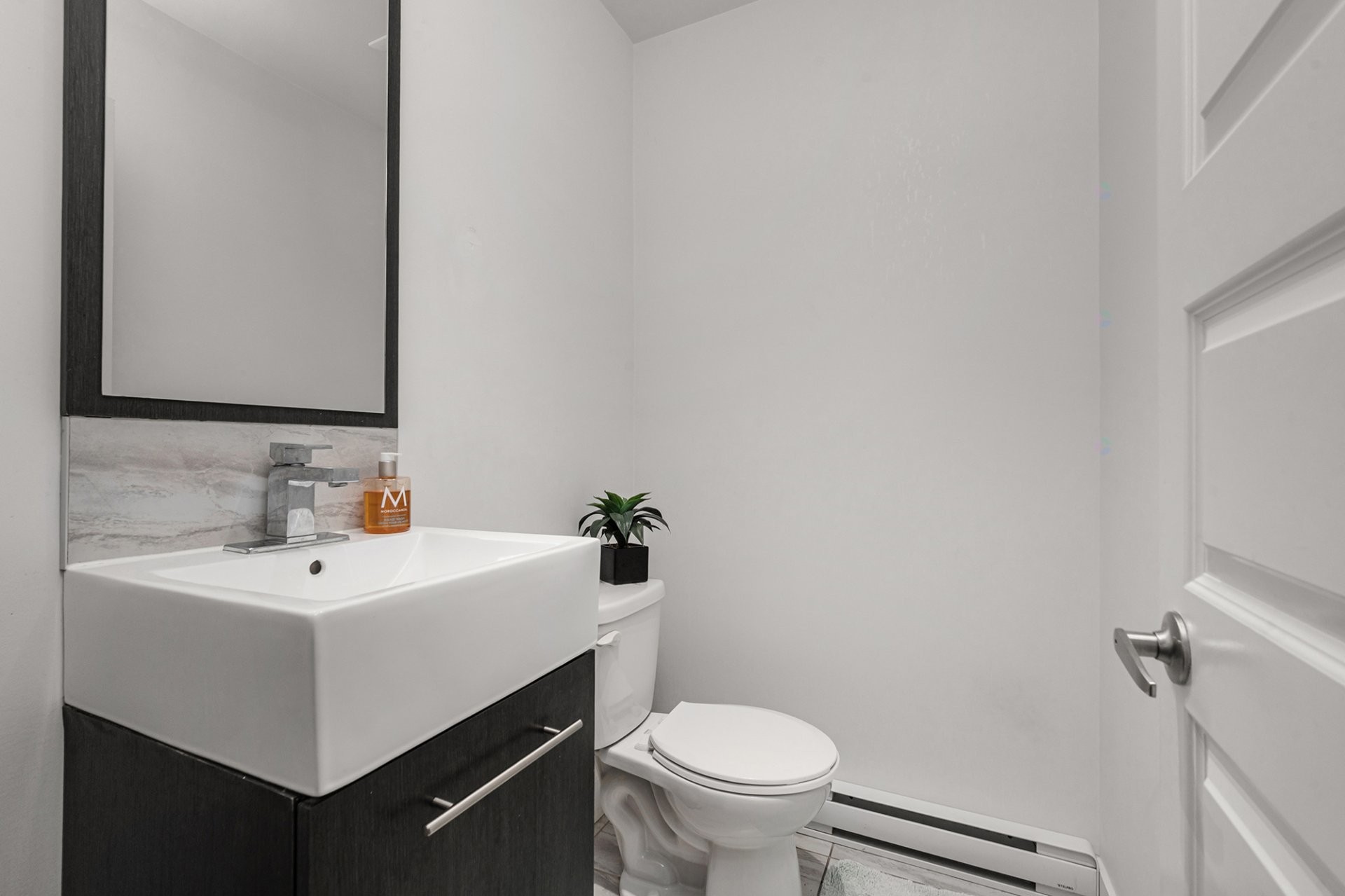 









273


Rue du Grenadier

,
Saint-Constant,




QC
J5A0L1

