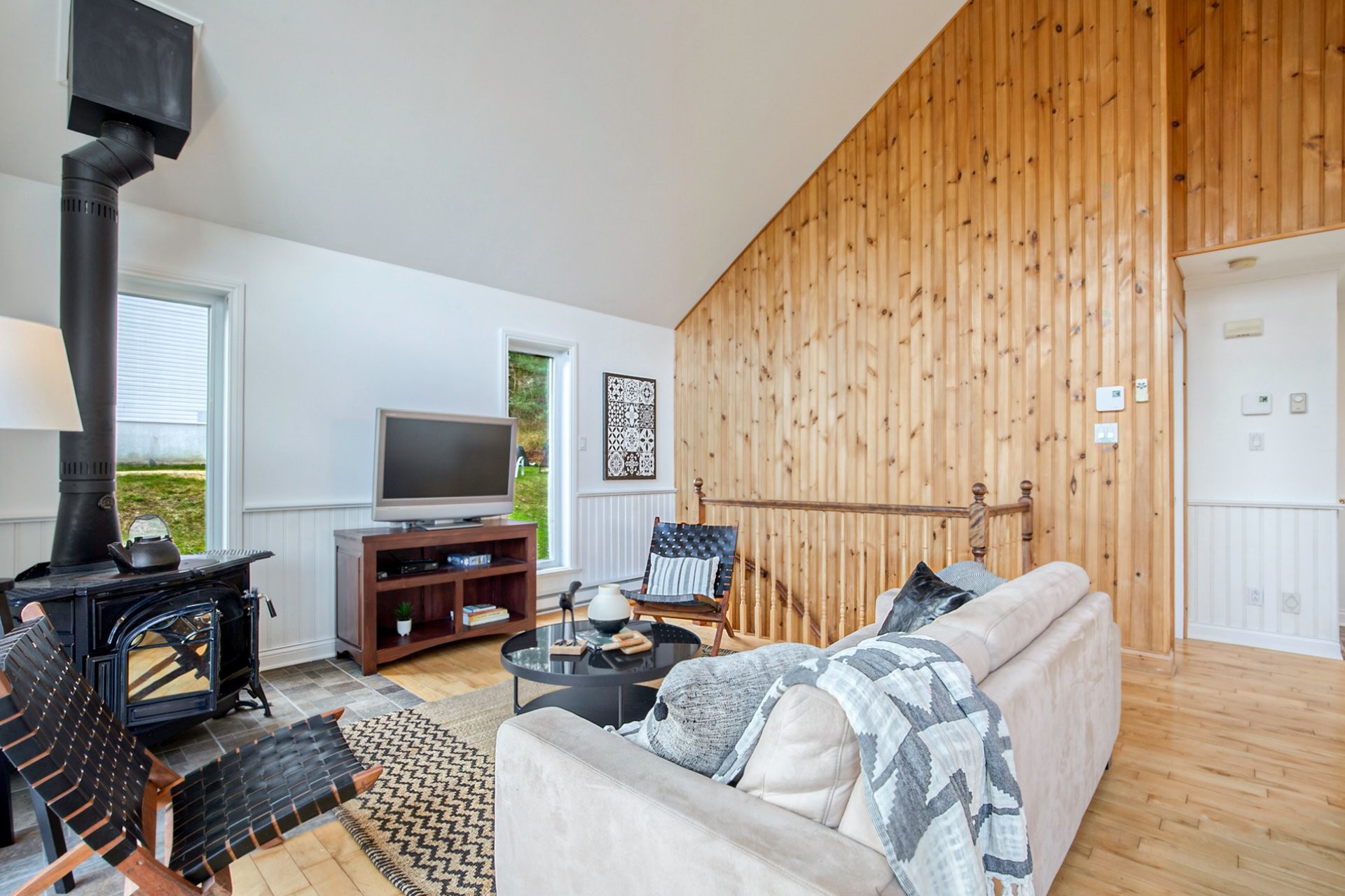 









120


Ch. Thibault

,
Sutton,




QC
J0E2K0

