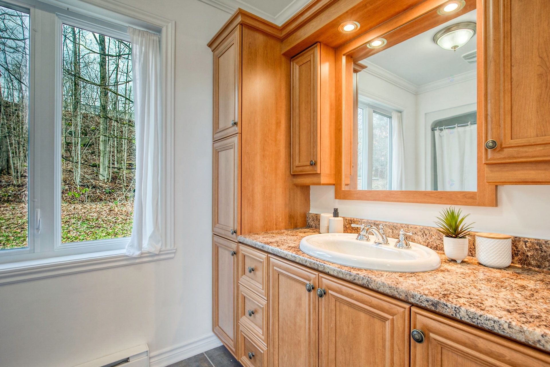 









120


Ch. Thibault

,
Sutton,




QC
J0E2K0

