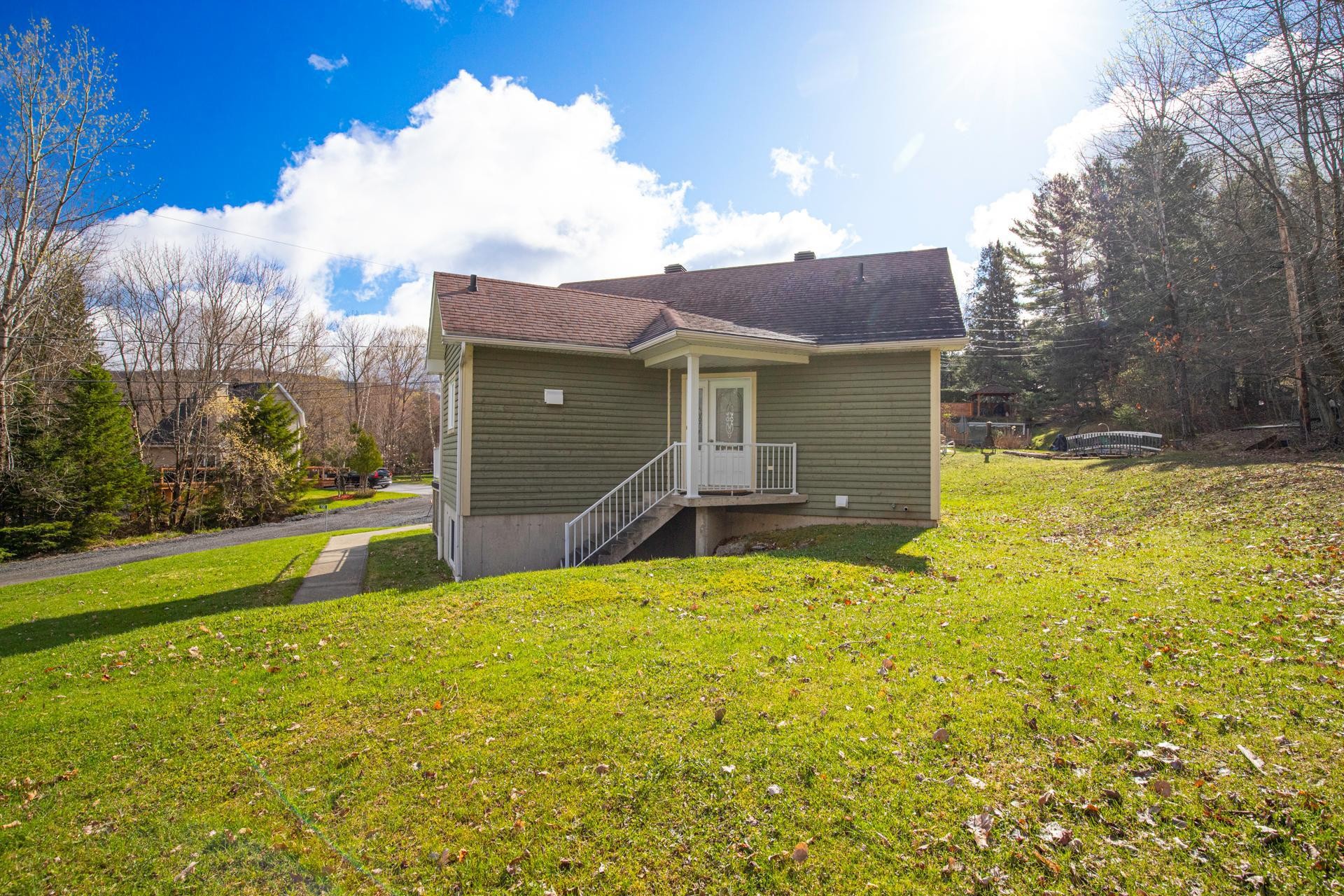 









120


Ch. Thibault

,
Sutton,




QC
J0E2K0

