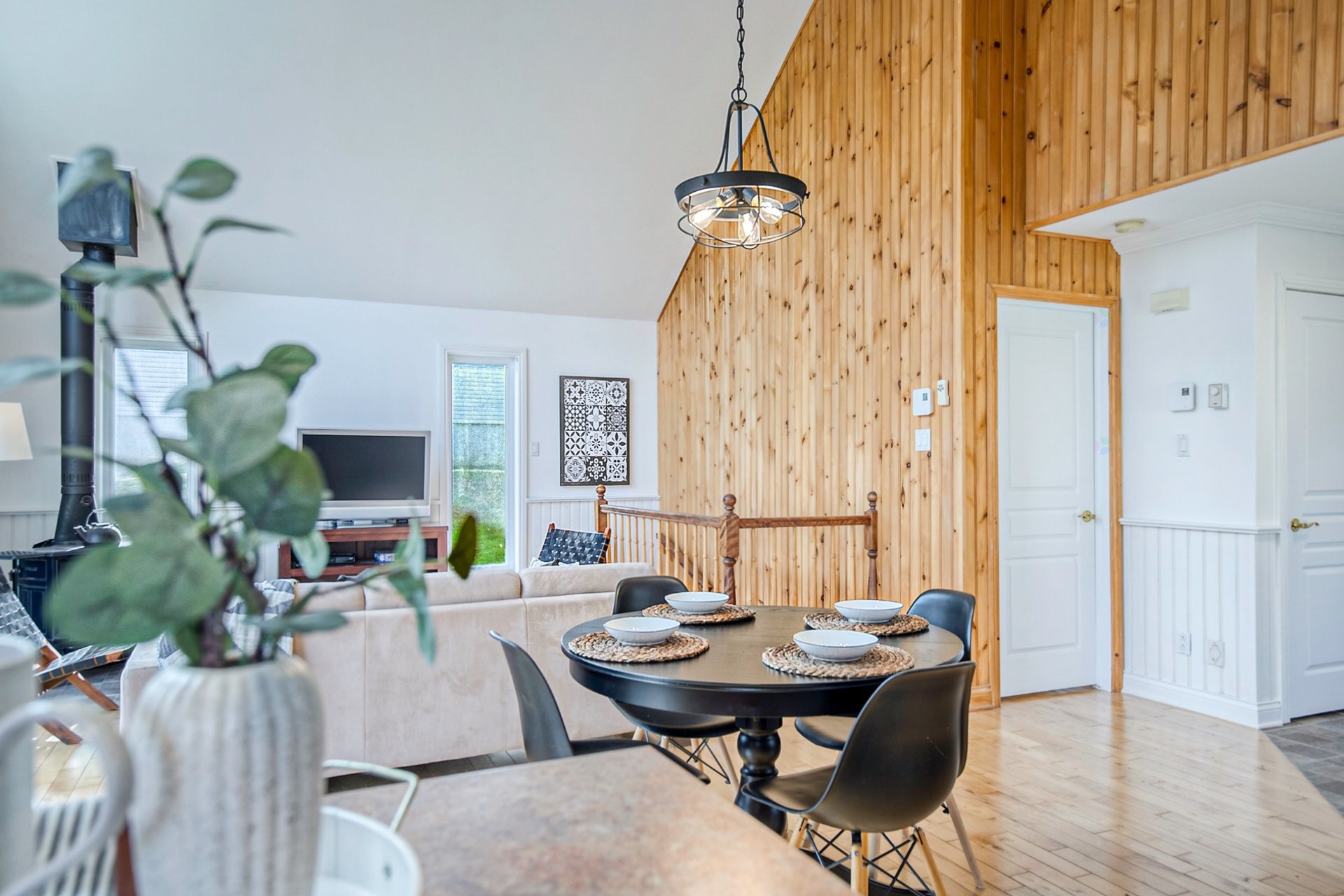 









120


Ch. Thibault

,
Sutton,




QC
J0E2K0

