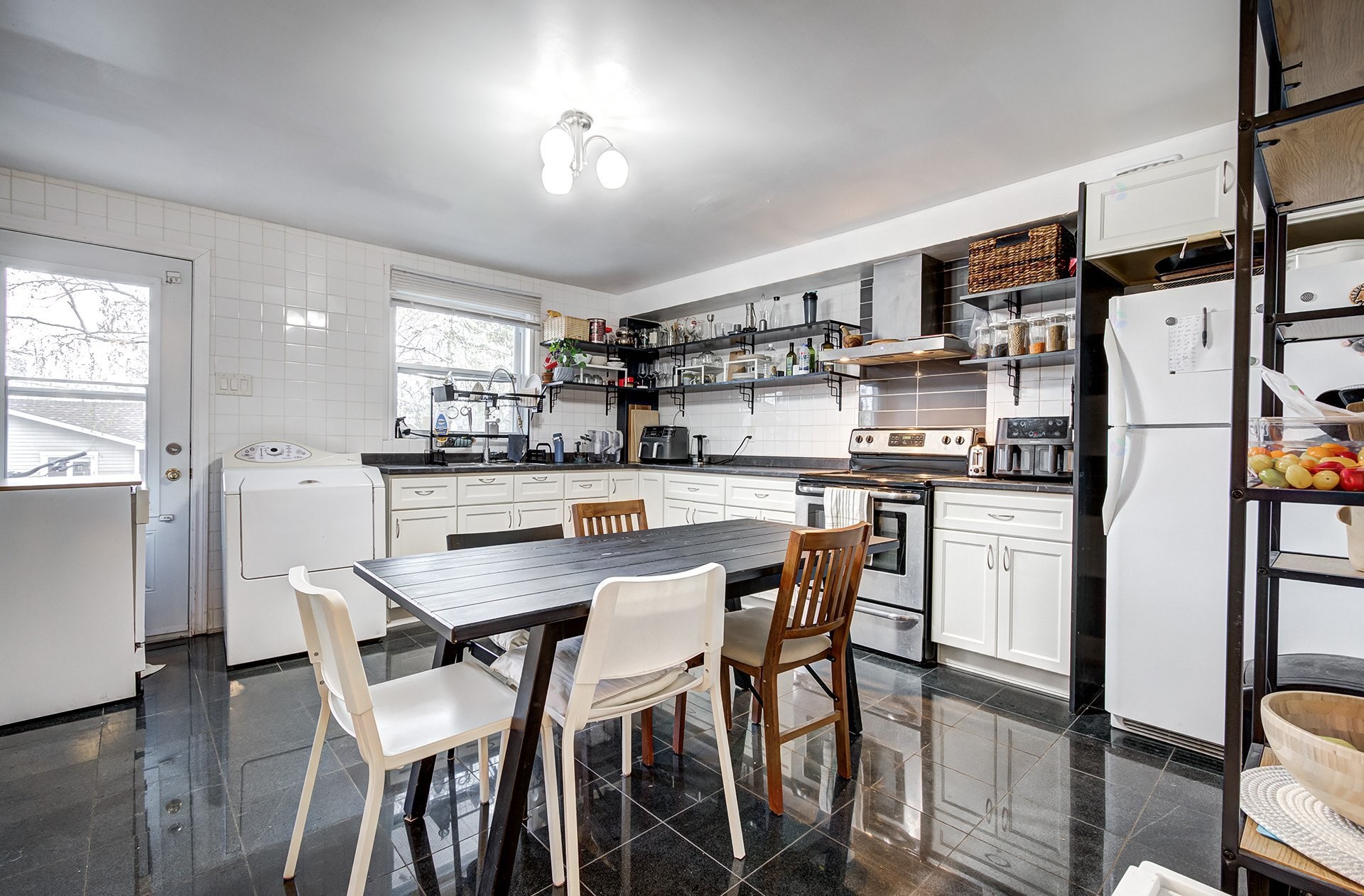 









7032


Rue Lacroix

,
Montréal (Le Sud-Ouest),




QC
H4E2V3

