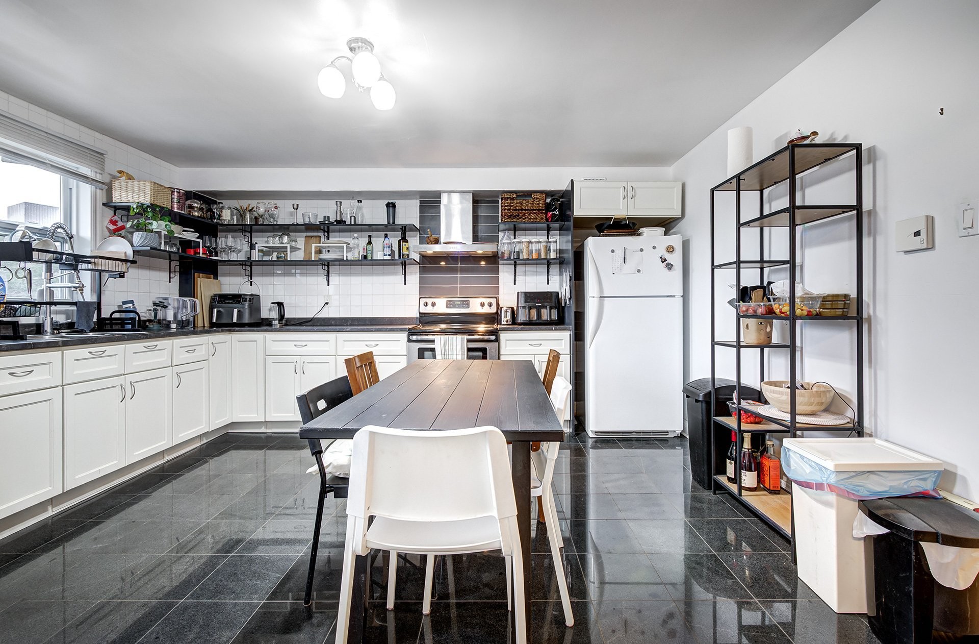 









7032


Rue Lacroix

,
Montréal (Le Sud-Ouest),




QC
H4E2V3

