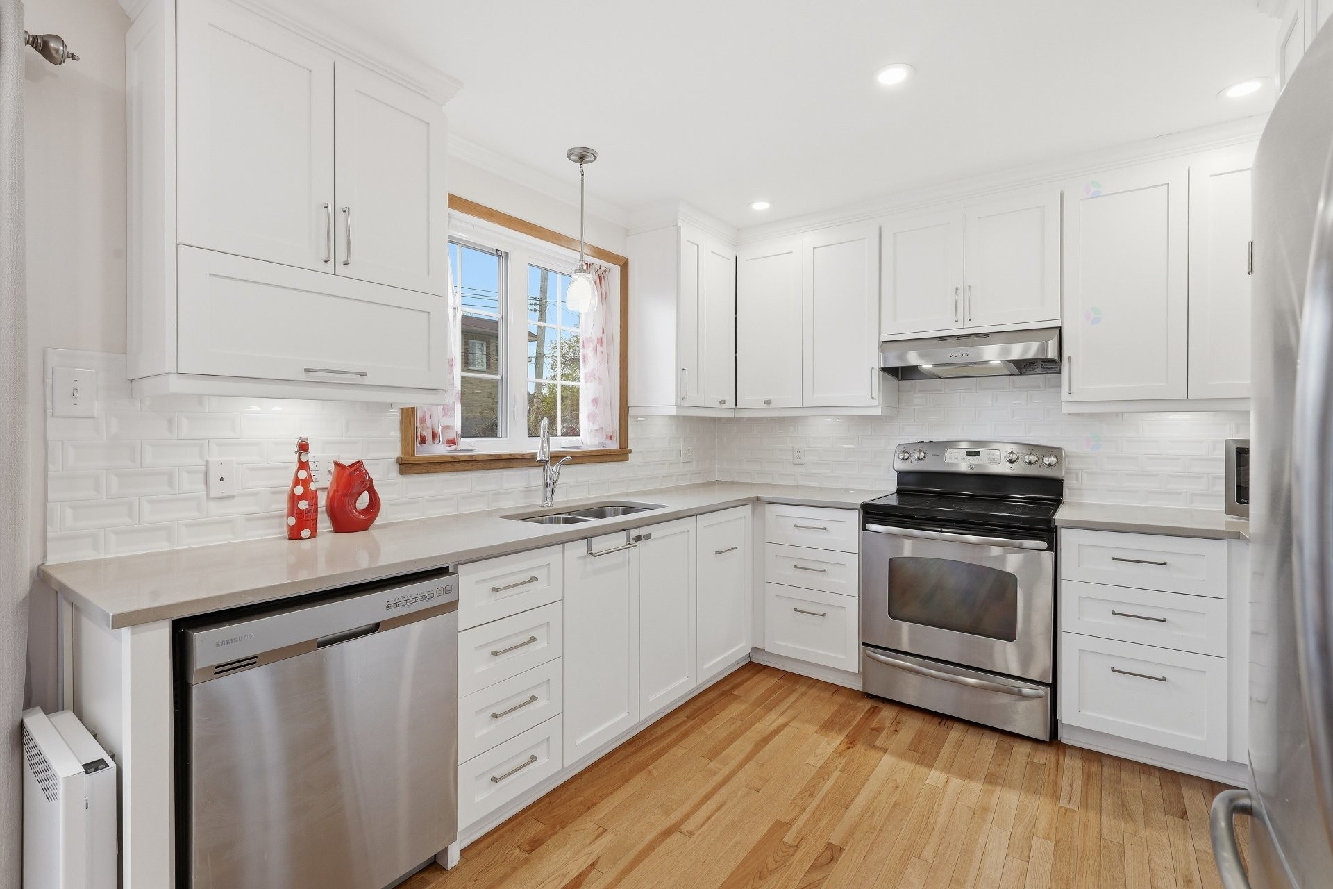 









9060


Rue d'Anjou

,
Montréal (Mercier/Hochelaga-Maisonneuve),




QC
H1K4N5

