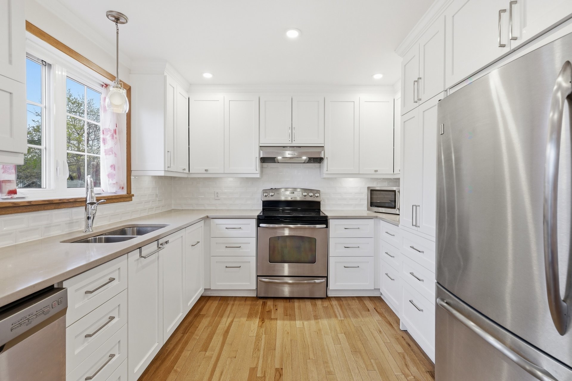 









9060


Rue d'Anjou

,
Montréal (Mercier/Hochelaga-Maisonneuve),




QC
H1K4N5

