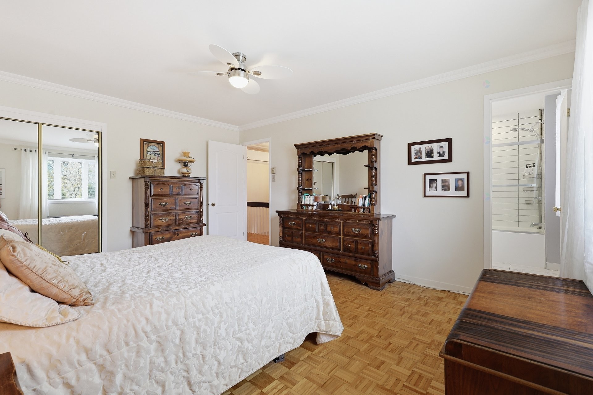 









9060


Rue d'Anjou

,
Montréal (Mercier/Hochelaga-Maisonneuve),




QC
H1K4N5

