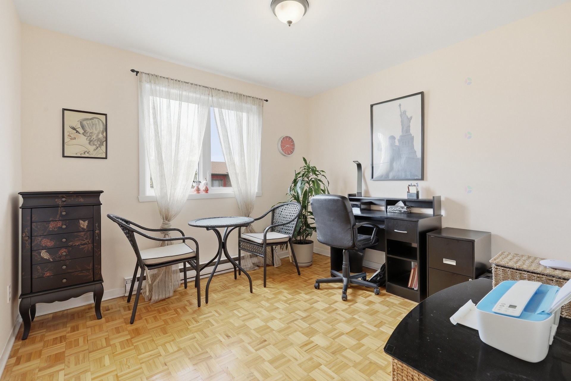 









9060


Rue d'Anjou

,
Montréal (Mercier/Hochelaga-Maisonneuve),




QC
H1K4N5

