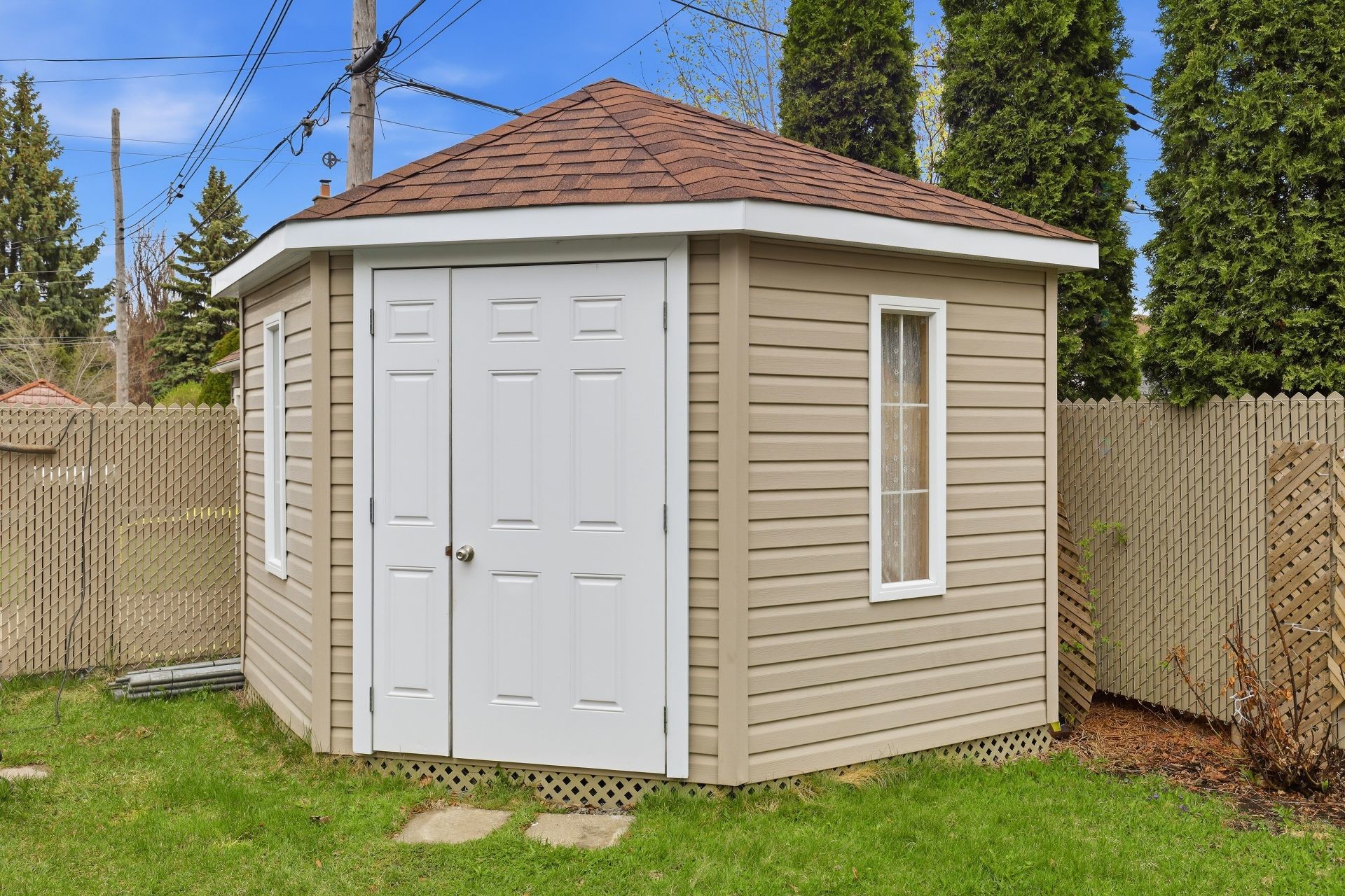 









9060


Rue d'Anjou

,
Montréal (Mercier/Hochelaga-Maisonneuve),




QC
H1K4N5

