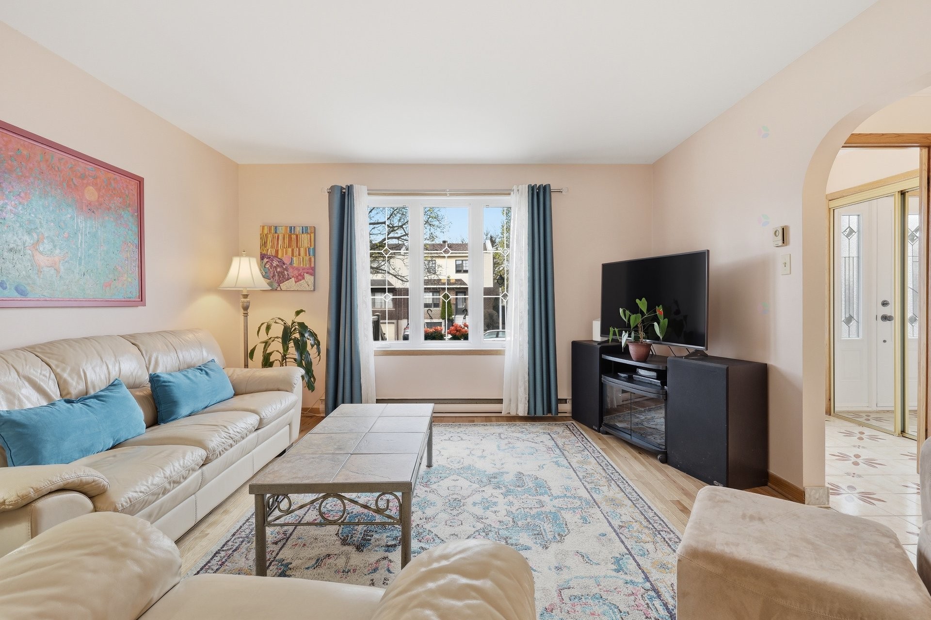









9060


Rue d'Anjou

,
Montréal (Mercier/Hochelaga-Maisonneuve),




QC
H1K4N5

