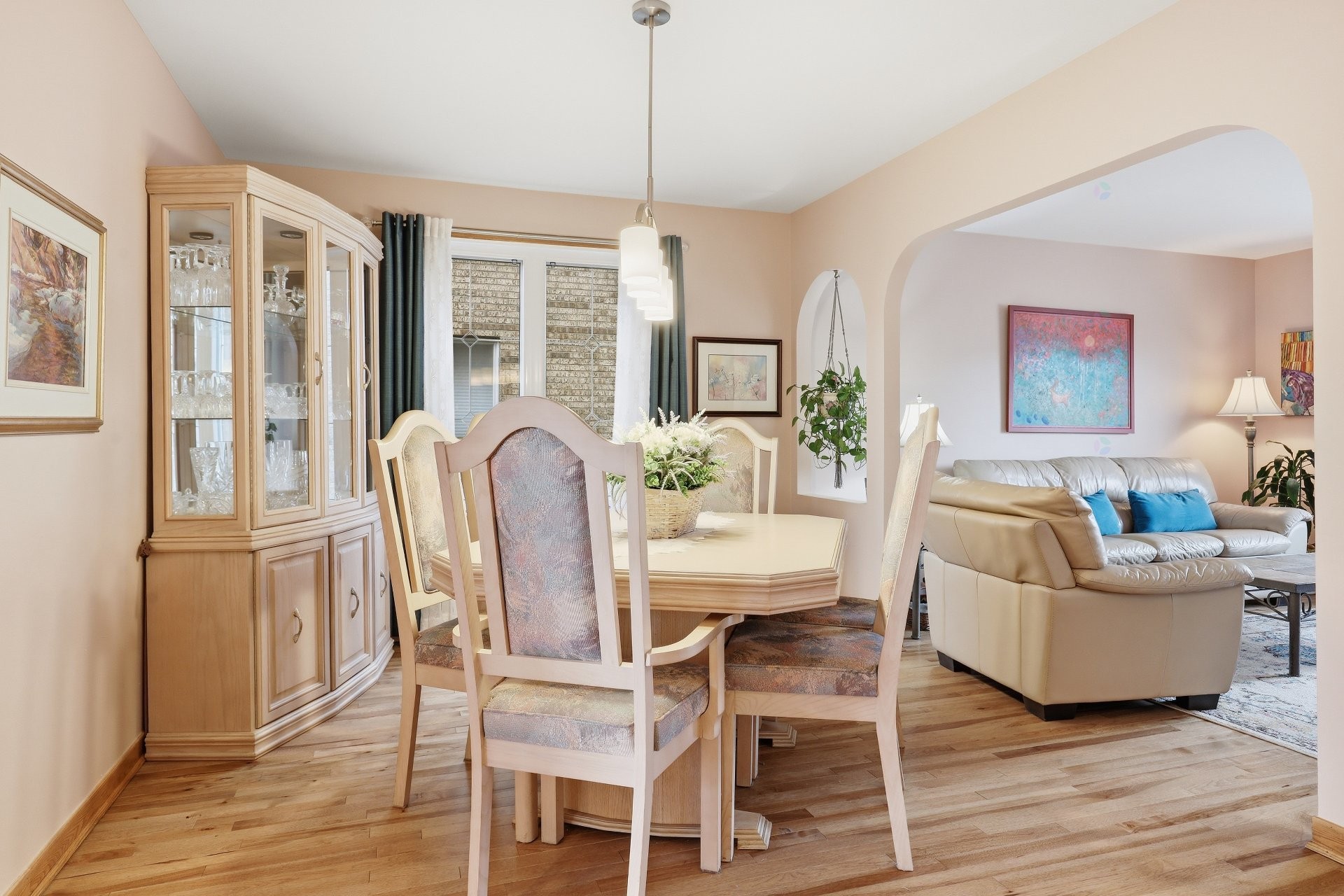 









9060


Rue d'Anjou

,
Montréal (Mercier/Hochelaga-Maisonneuve),




QC
H1K4N5


