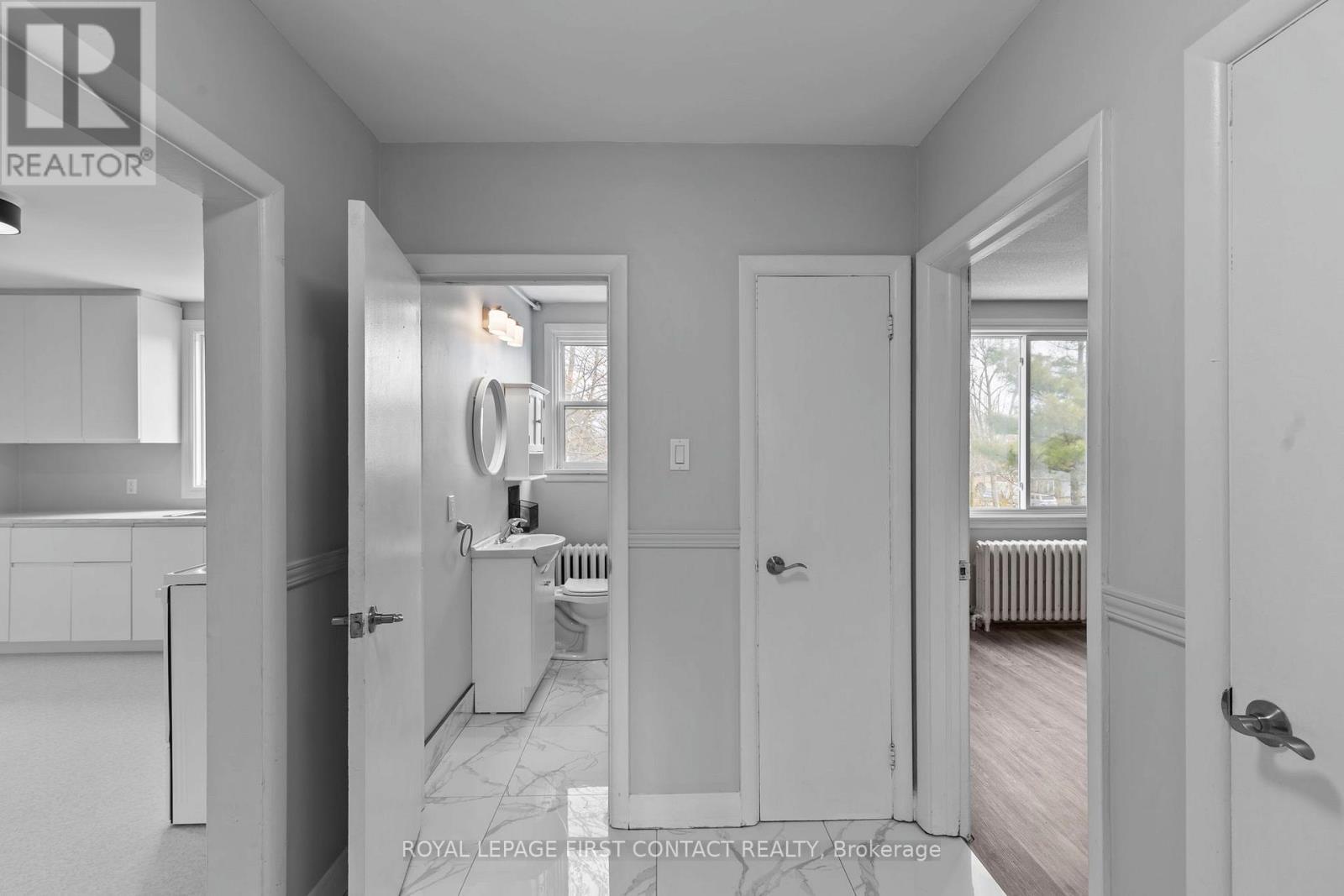 












134 NAPIER STREET

,
Barrie,




Ontario
L4M1W5

