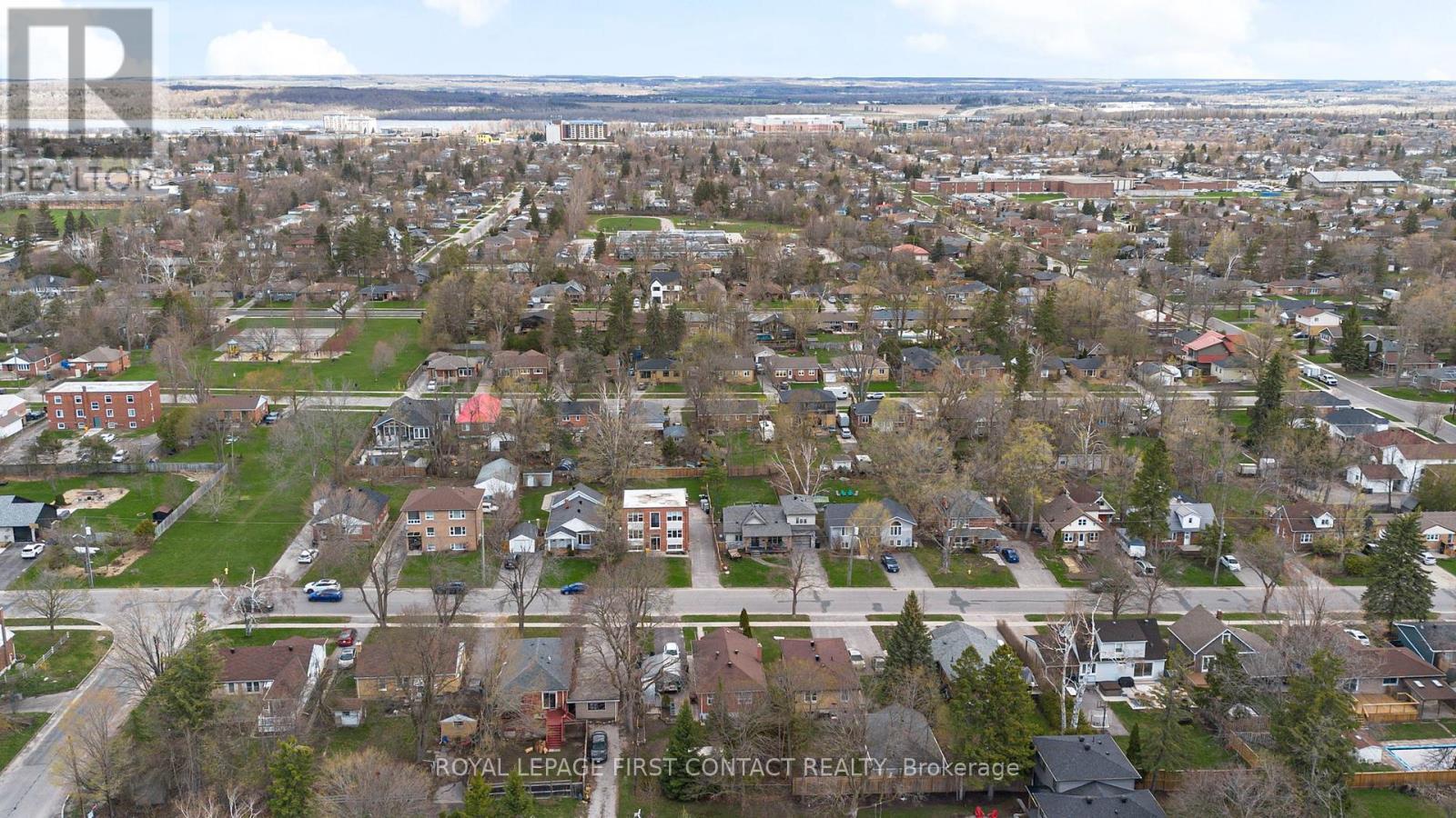 












134 NAPIER STREET

,
Barrie,




Ontario
L4M1W5

