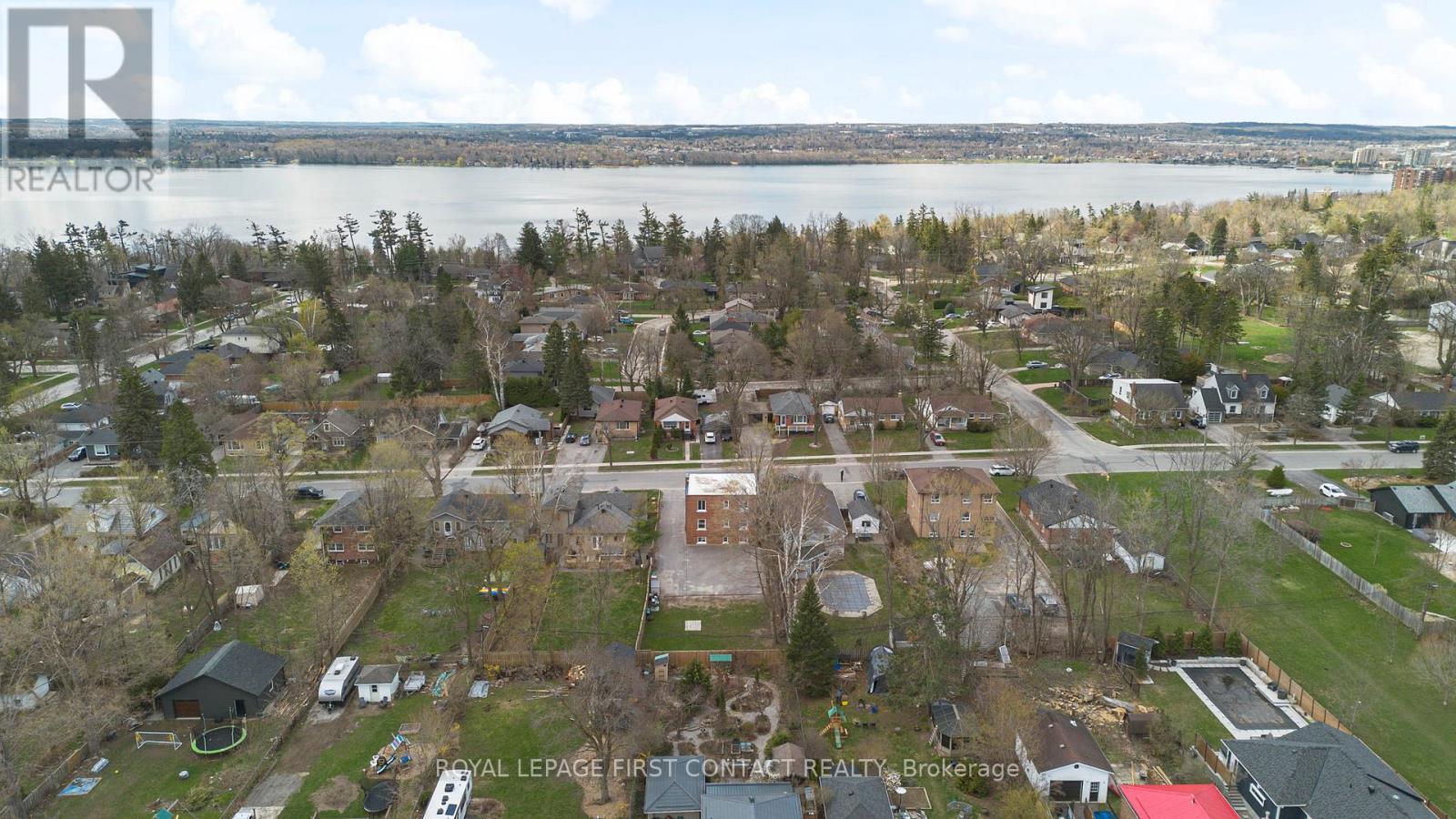 












134 NAPIER STREET

,
Barrie,




Ontario
L4M1W5

