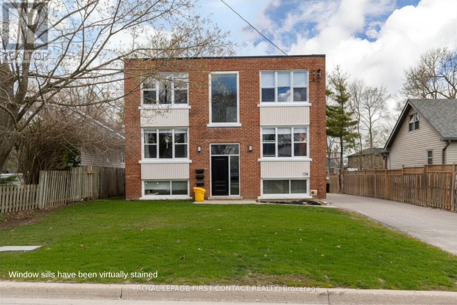 












134 NAPIER STREET

,
Barrie,




Ontario
L4M1W5

