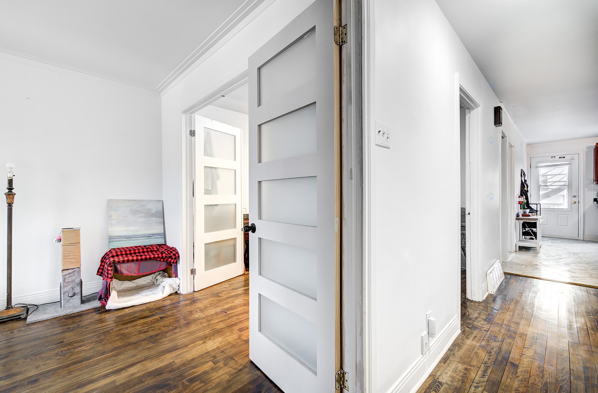 









7030

 - 7030A


Rue Lacroix

,
Montréal (Le Sud-Ouest),




QC
H4E2V3

