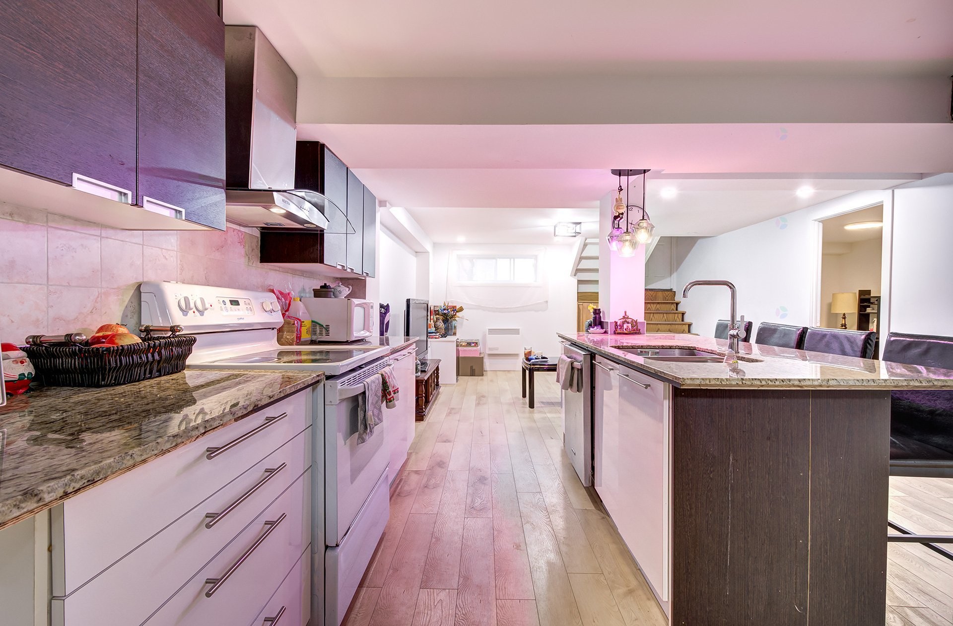 









7030

 - 7030A


Rue Lacroix

,
Montréal (Le Sud-Ouest),




QC
H4E2V3

