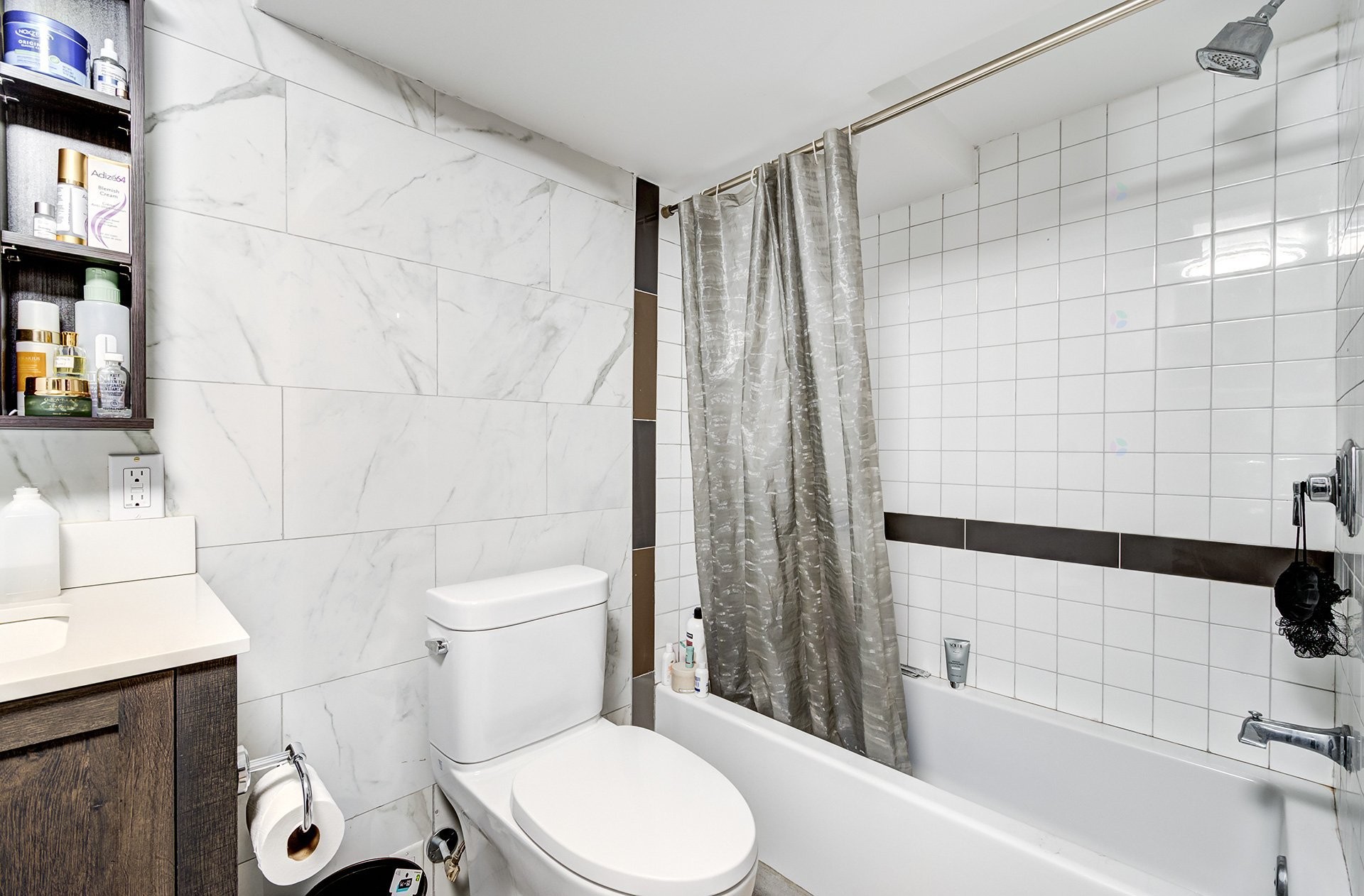 









7030

 - 7030A


Rue Lacroix

,
Montréal (Le Sud-Ouest),




QC
H4E2V3

